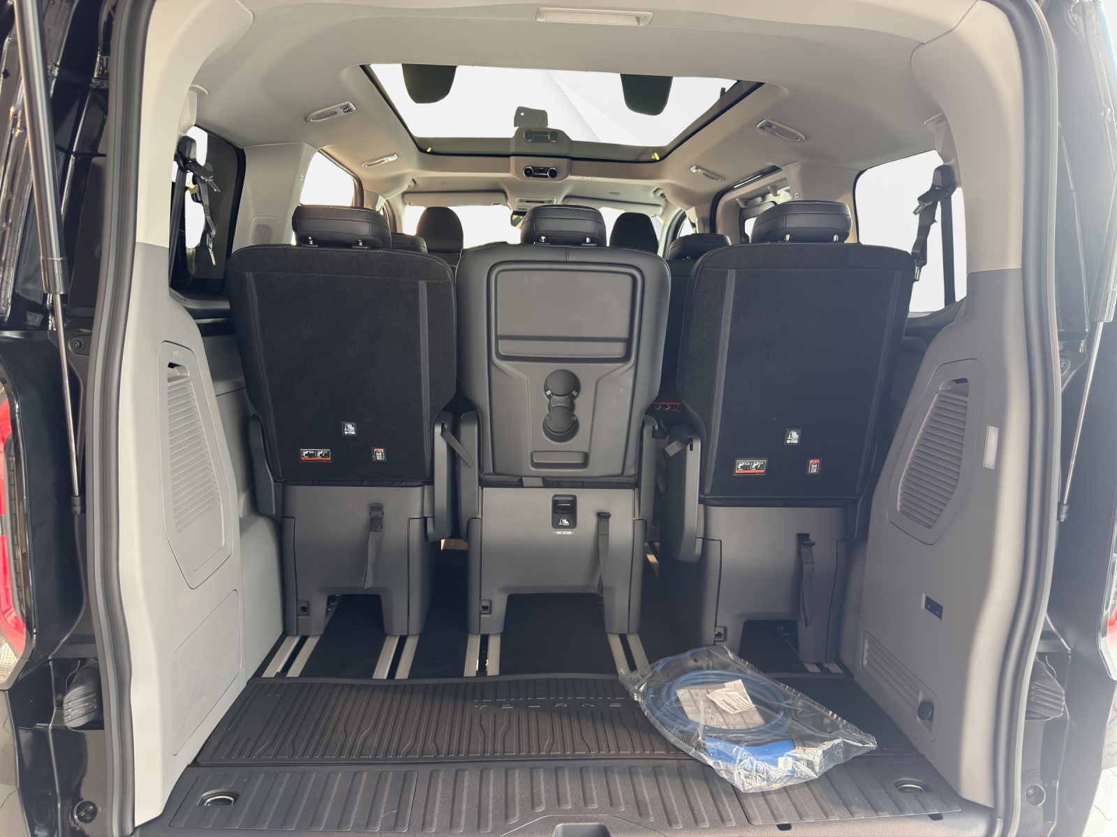 FORD Tourneo Bus 340 L1H1 PHEV TitaniumX-image-8