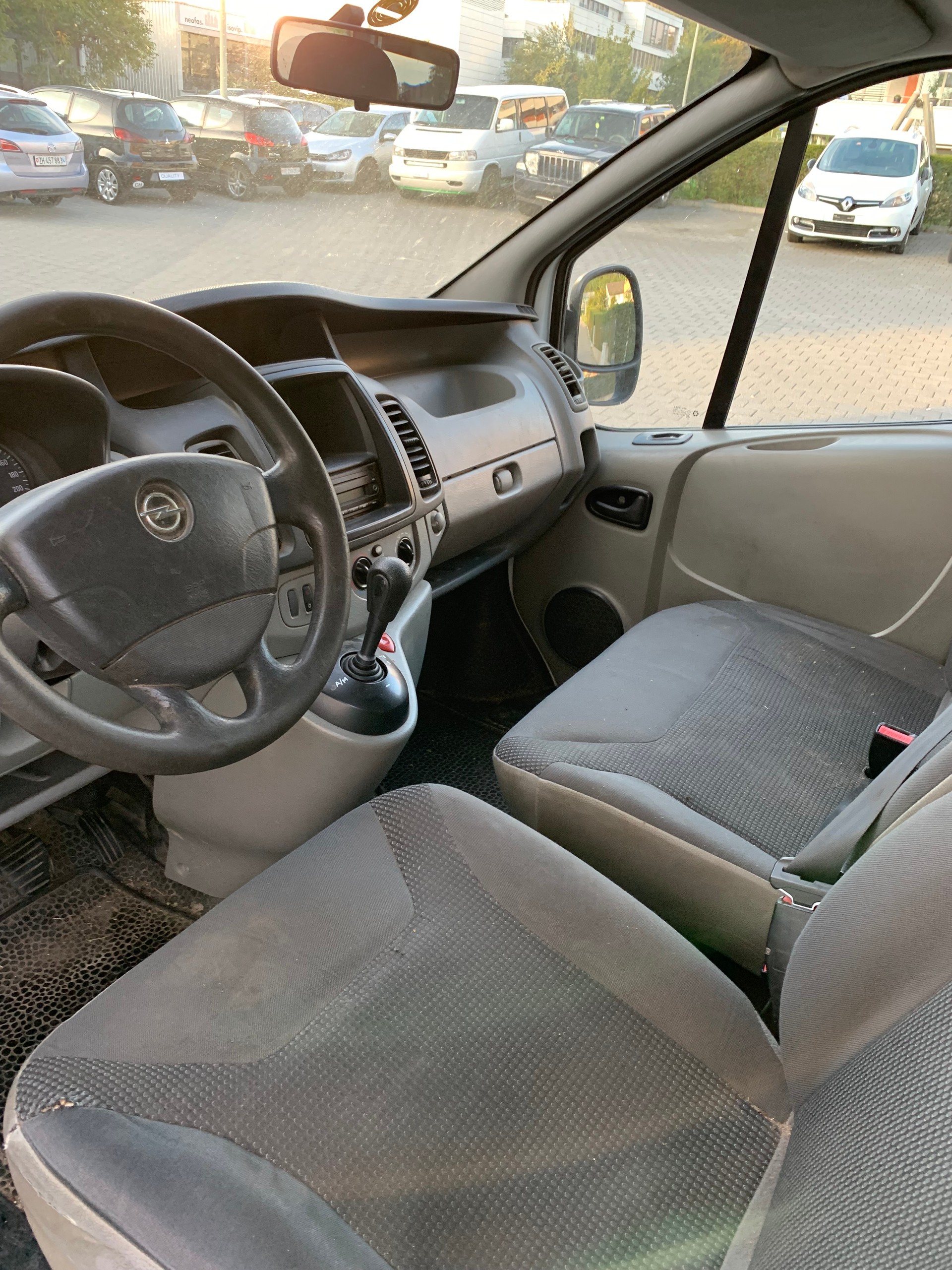 OPEL Vivaro 2.0CDTI 2.9t L2H1 Easytronic-image-8