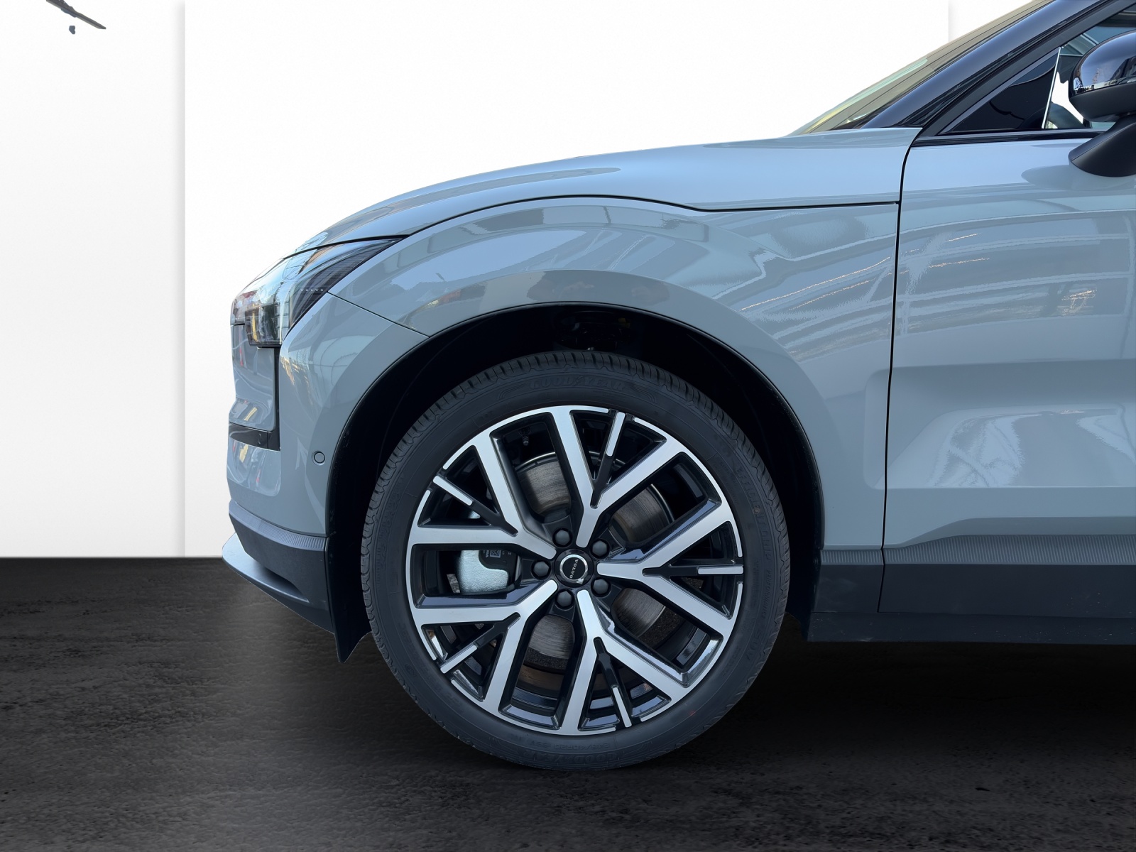 VOLVO EX30 P8 Ultra XCENTRIC Black Edition AWD-image-19