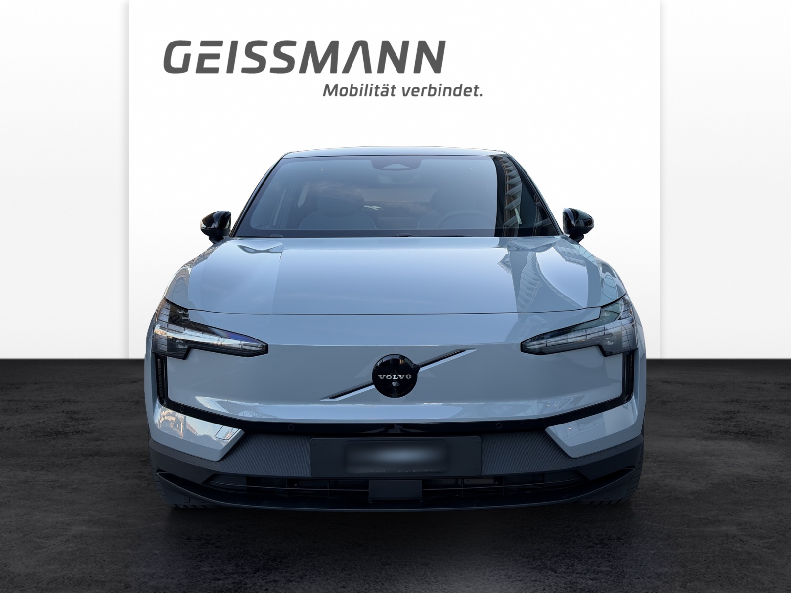 VOLVO EX30 P8 Ultra XCENTRIC Black Edition AWD-image-6
