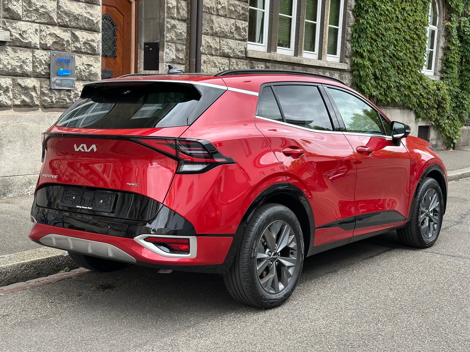 KIA Sportage 1.6T-GDi HEV GT-Line 4x4 A-showroom-element-2