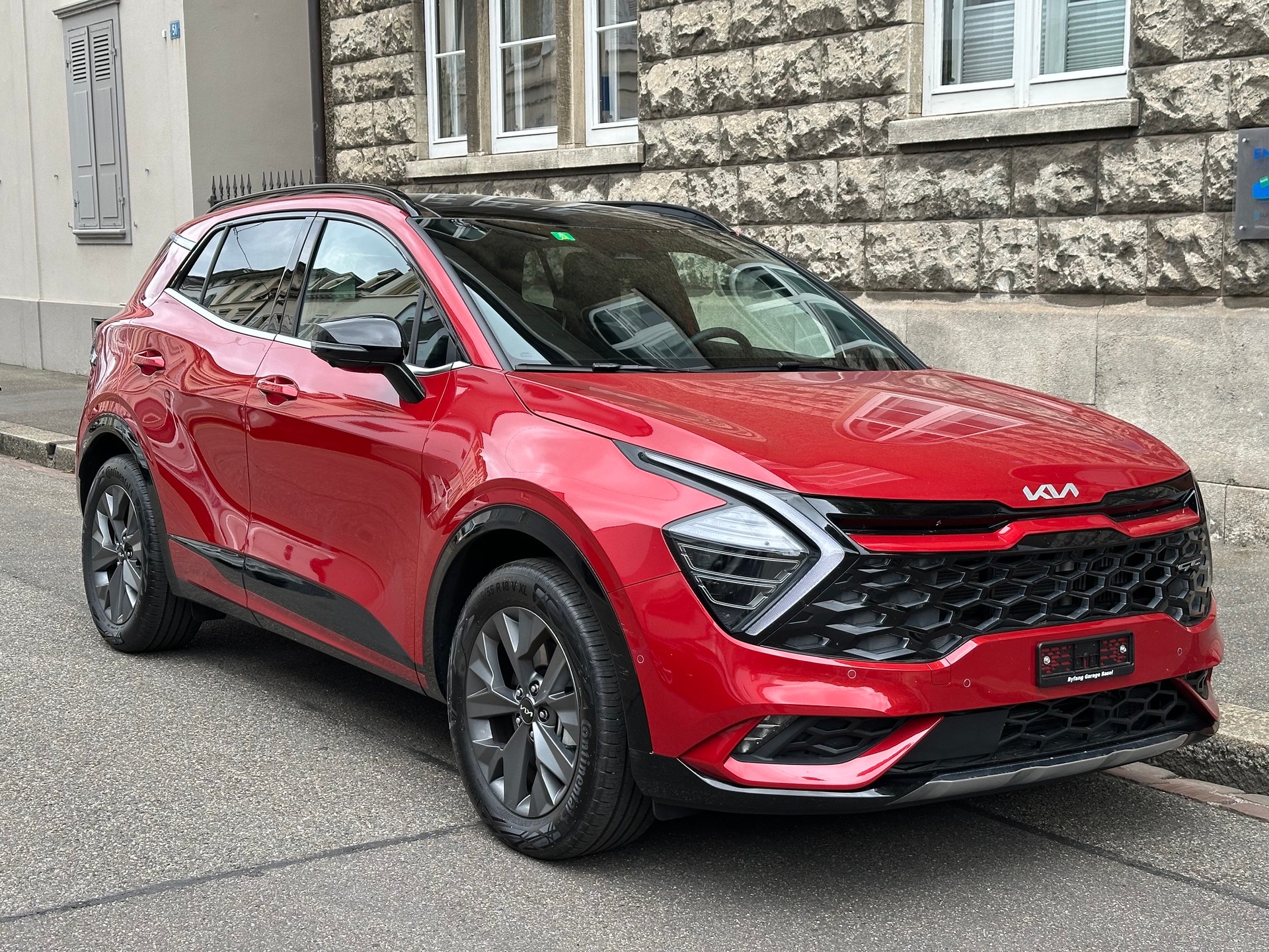 KIA Sportage 1.6T-GDi HEV GT-Line 4x4 A-showroom-element-1
