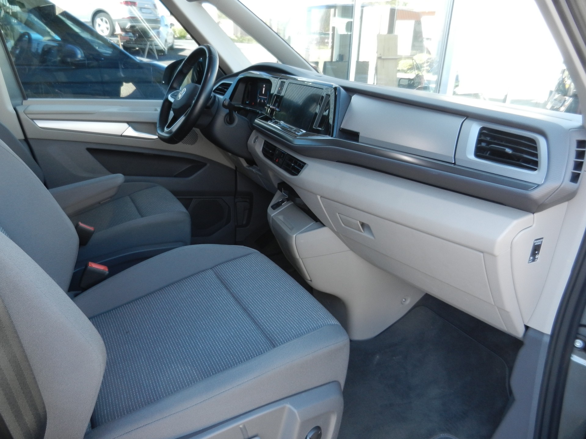 VW Multivan 1.5 TSI DSG-image-8