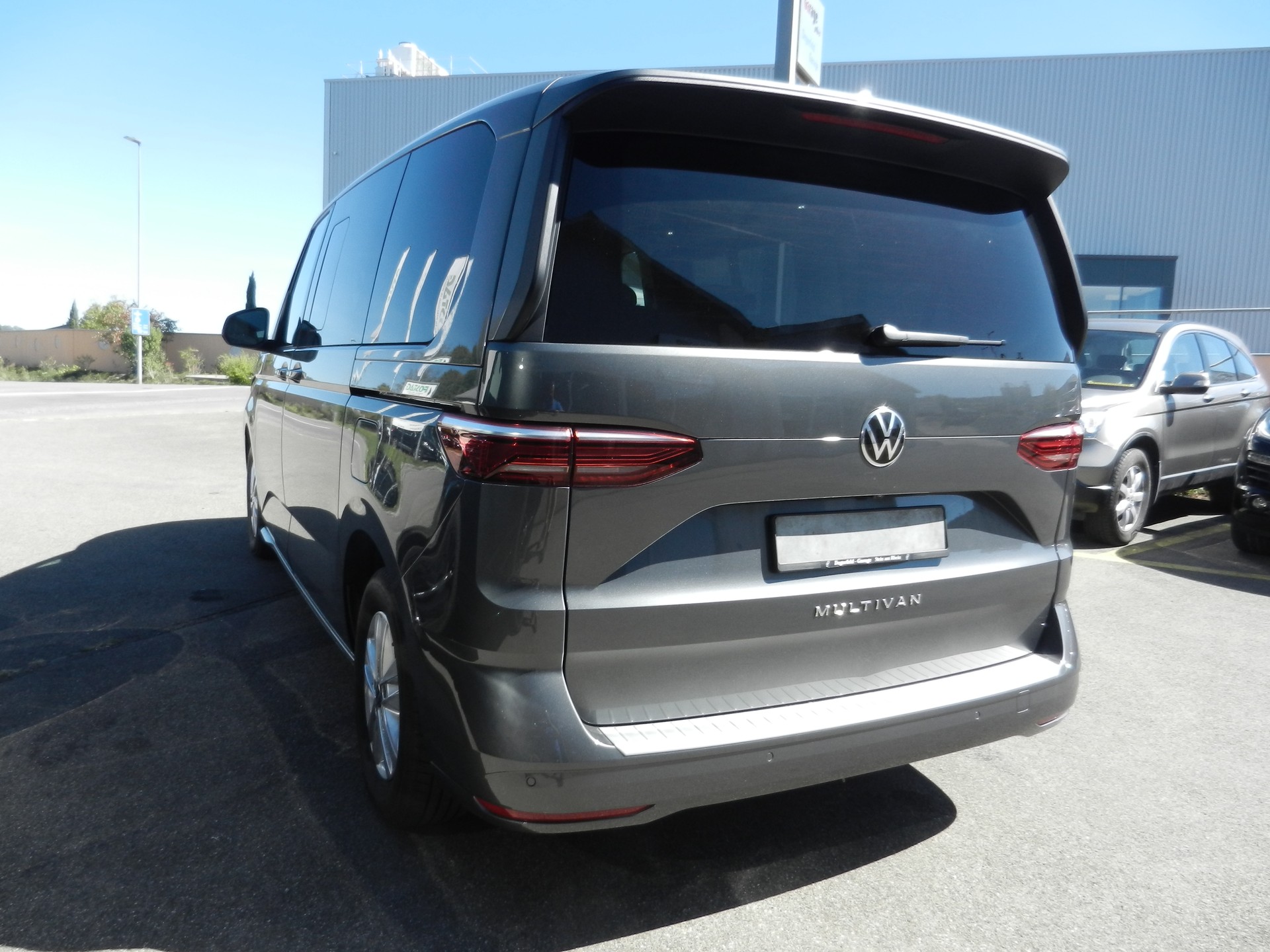 VW Multivan 1.5 TSI DSG-image-2