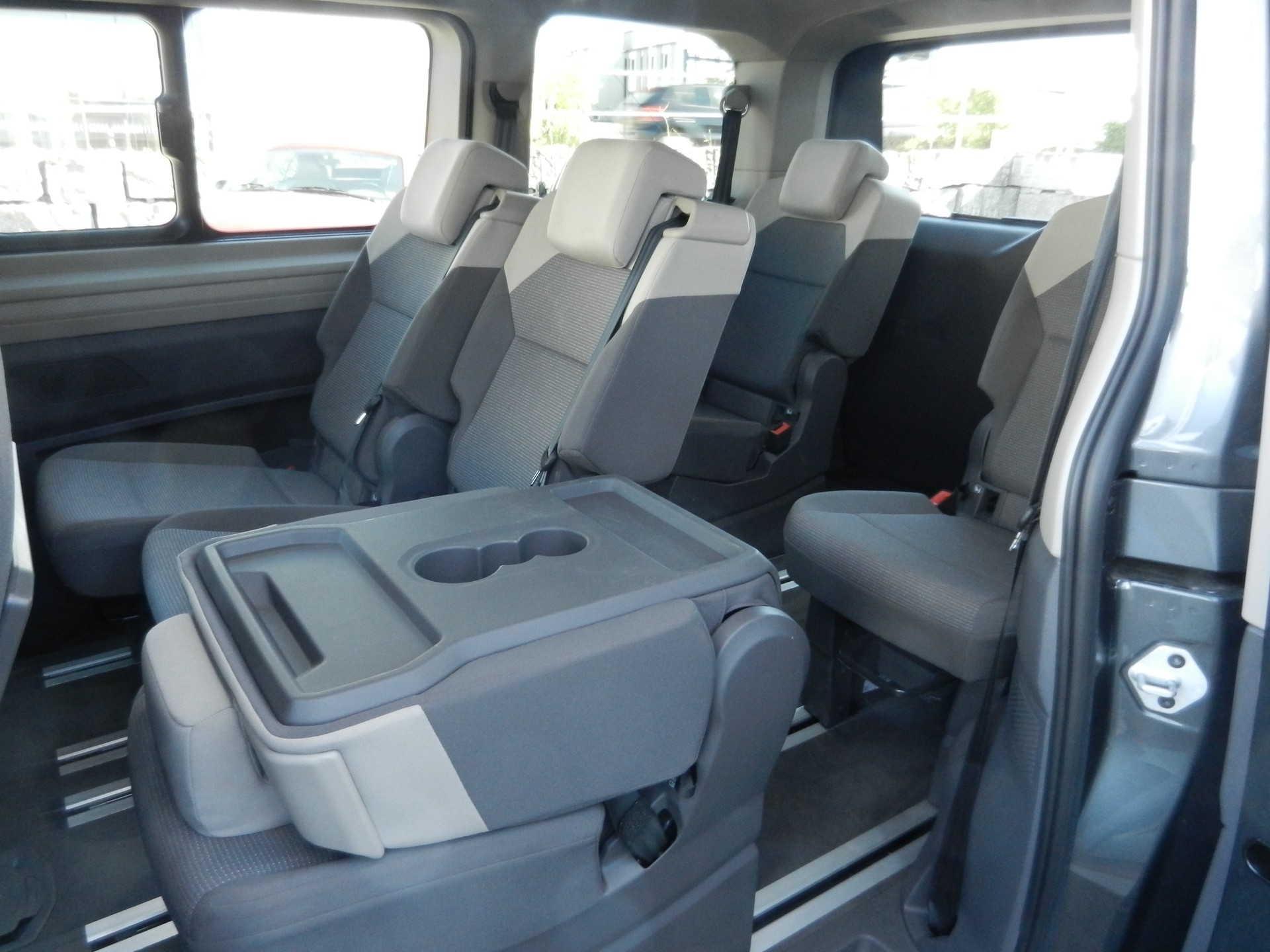 VW Multivan 1.5 TSI DSG-image-11