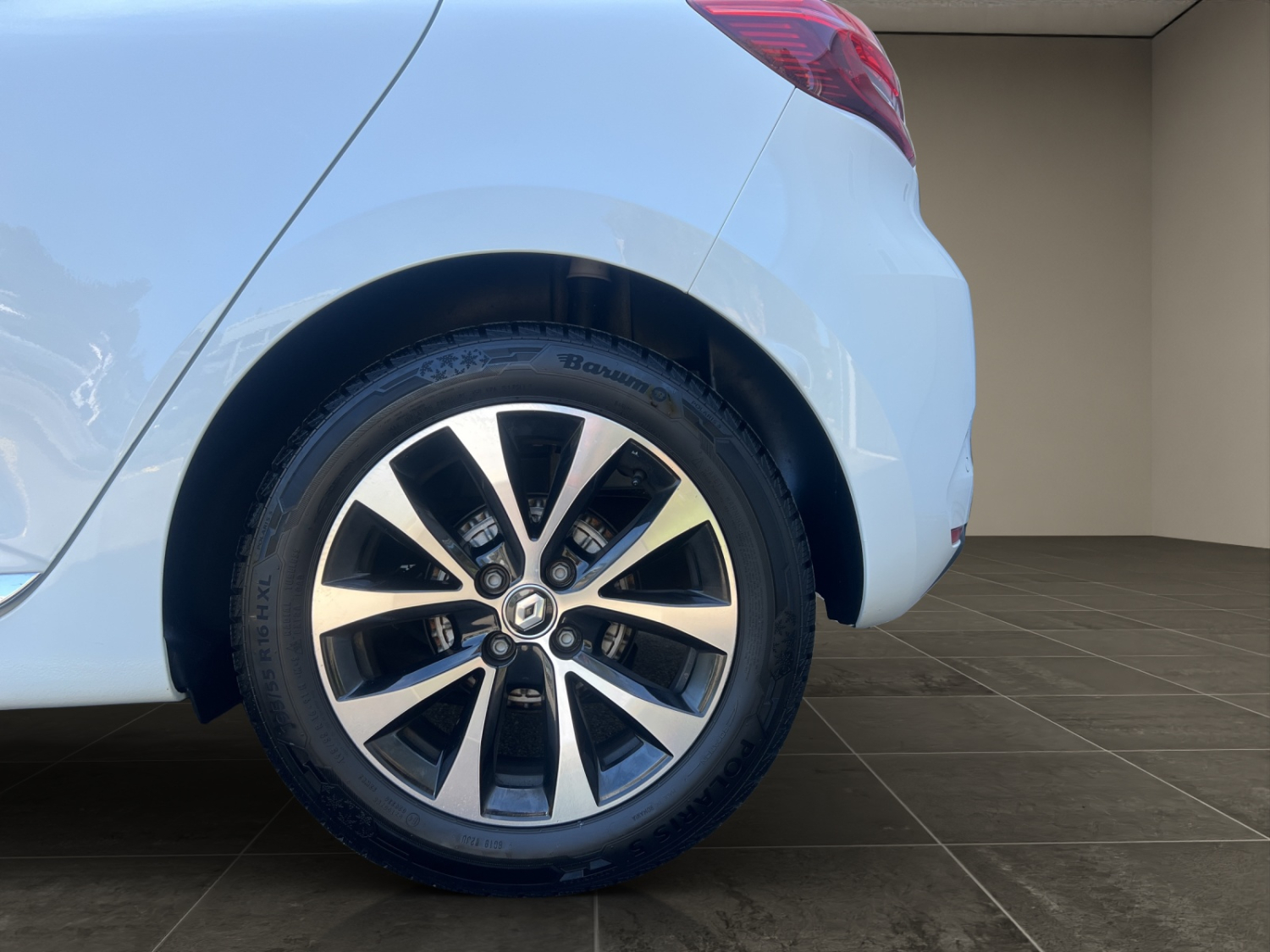 RENAULT Clio 1.0 TCe equilibre CVT-image-24