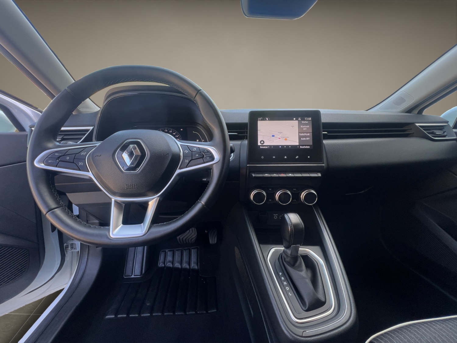 RENAULT Clio 1.0 TCe equilibre CVT-image-10