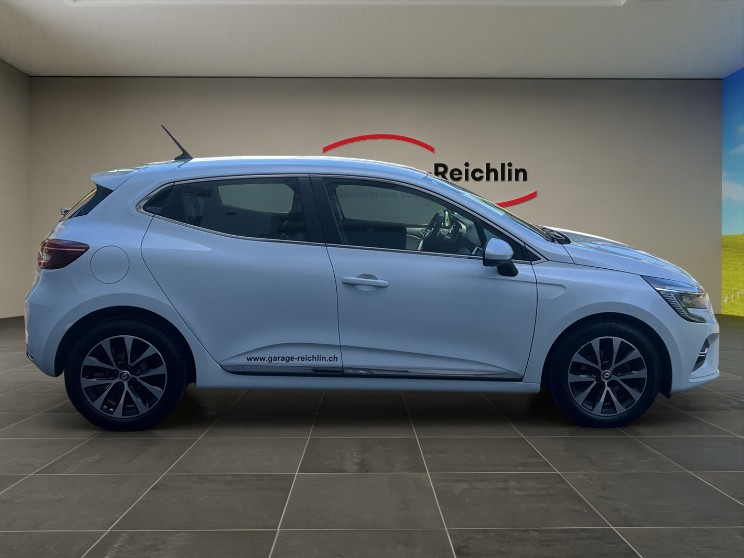 RENAULT Clio 1.0 TCe equilibre CVT-image-5