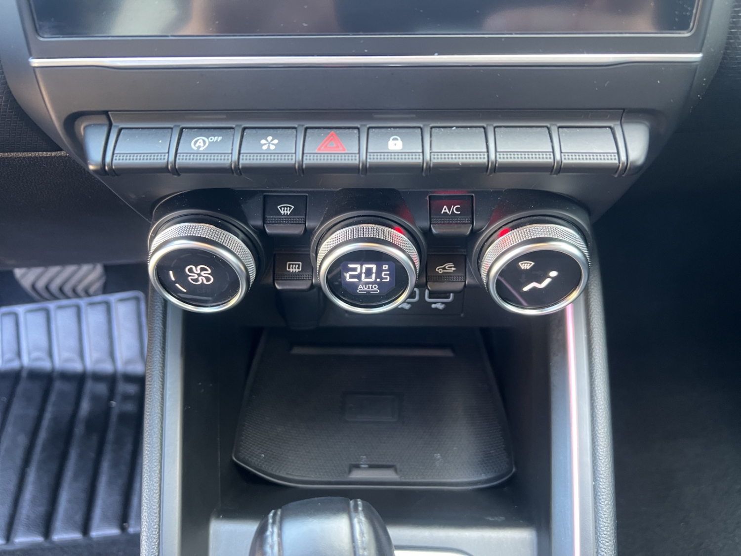 RENAULT Clio 1.0 TCe equilibre CVT-image-14