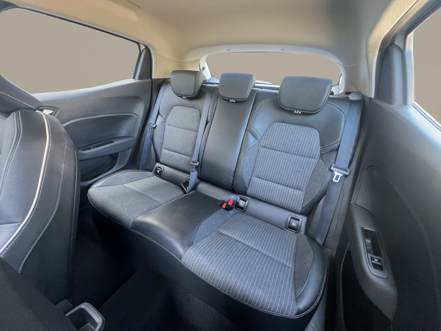 RENAULT Clio 1.0 TCe equilibre CVT-image-20