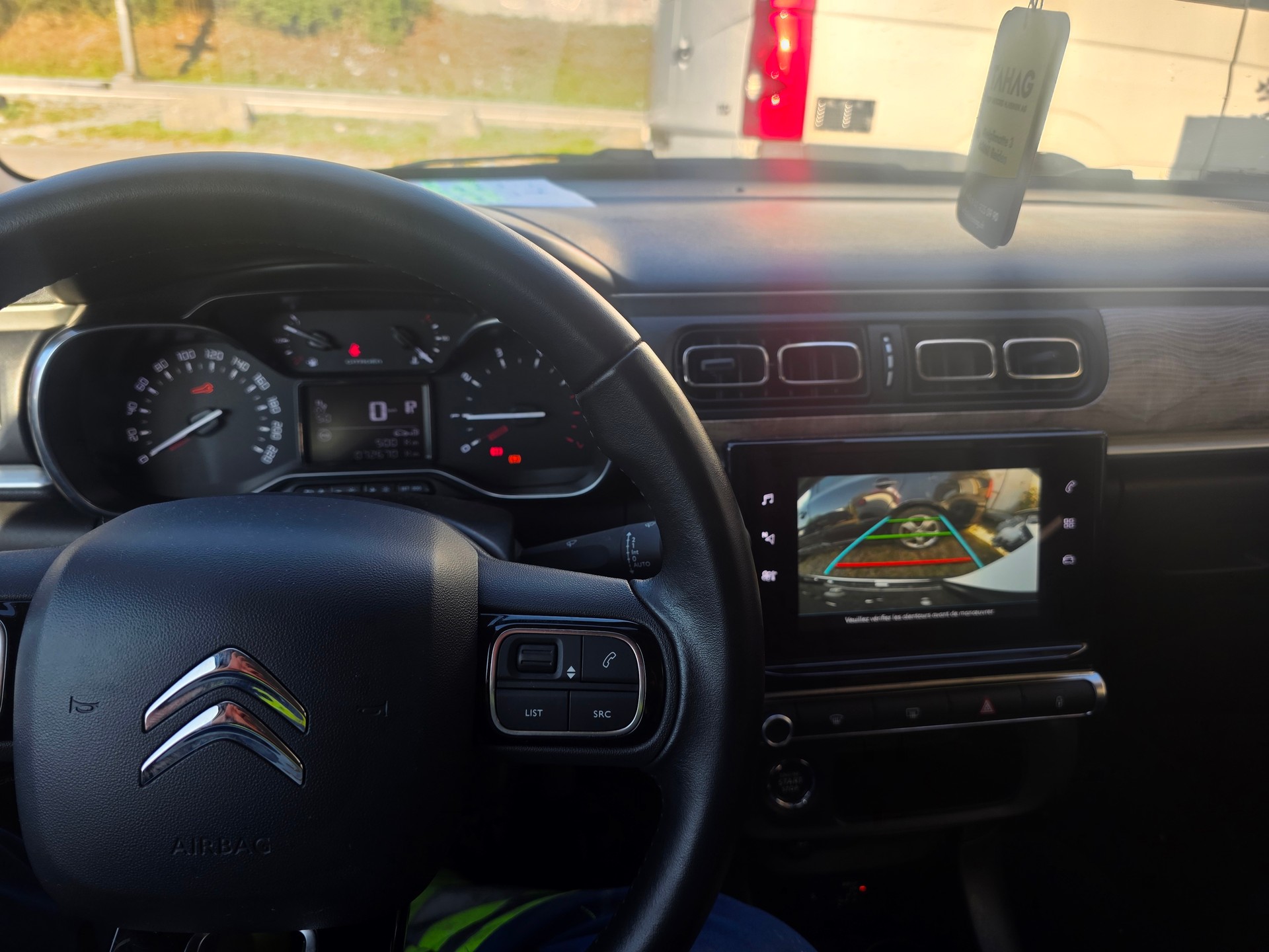 CITROEN C3 1.2i PureTech Swiss Edition EAT6-image-5