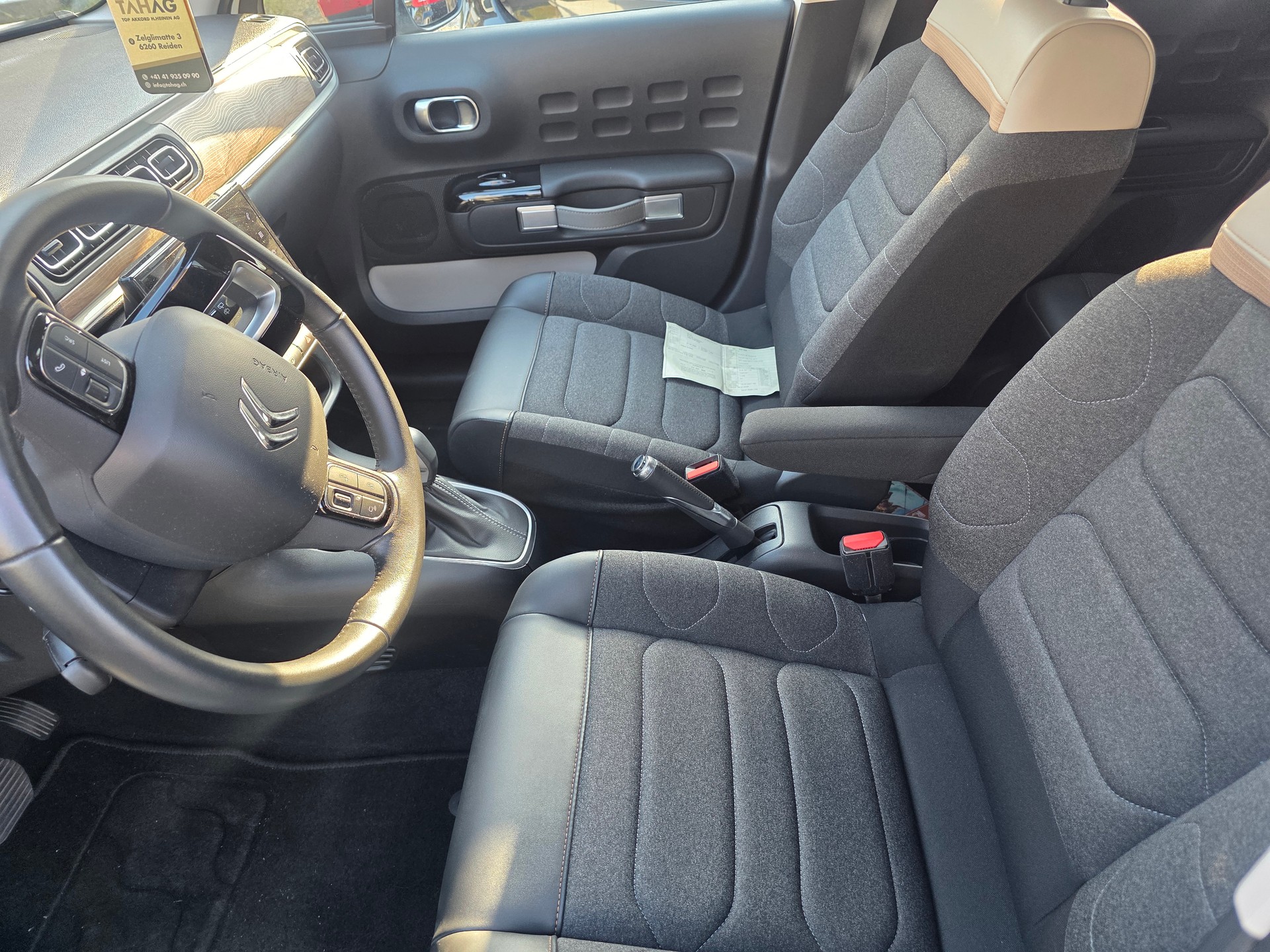 CITROEN C3 1.2i PureTech Swiss Edition EAT6-image-8