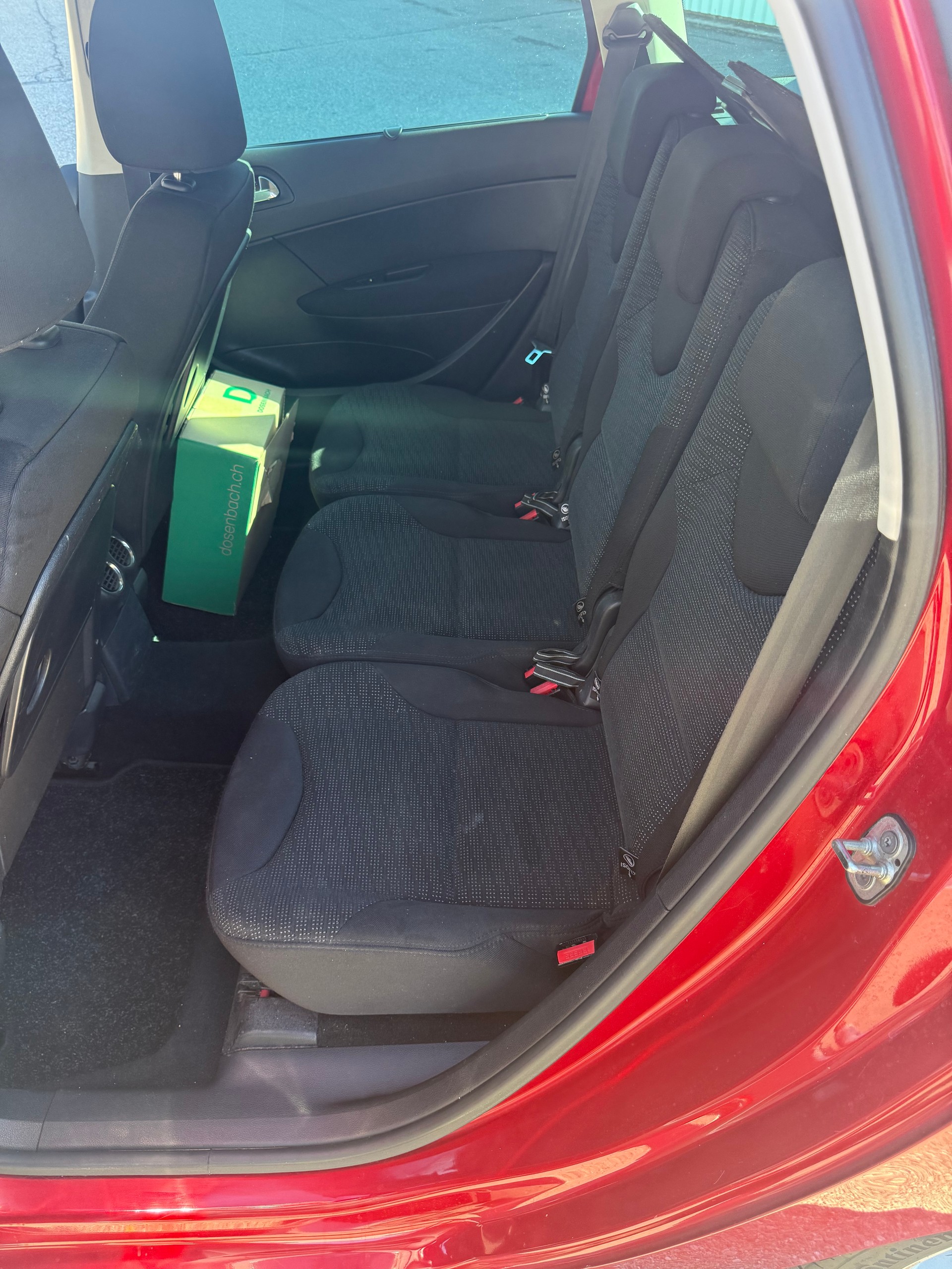 PEUGEOT 308 SW 1.6 16V Turbo Millesim 200 Automatic-image-13