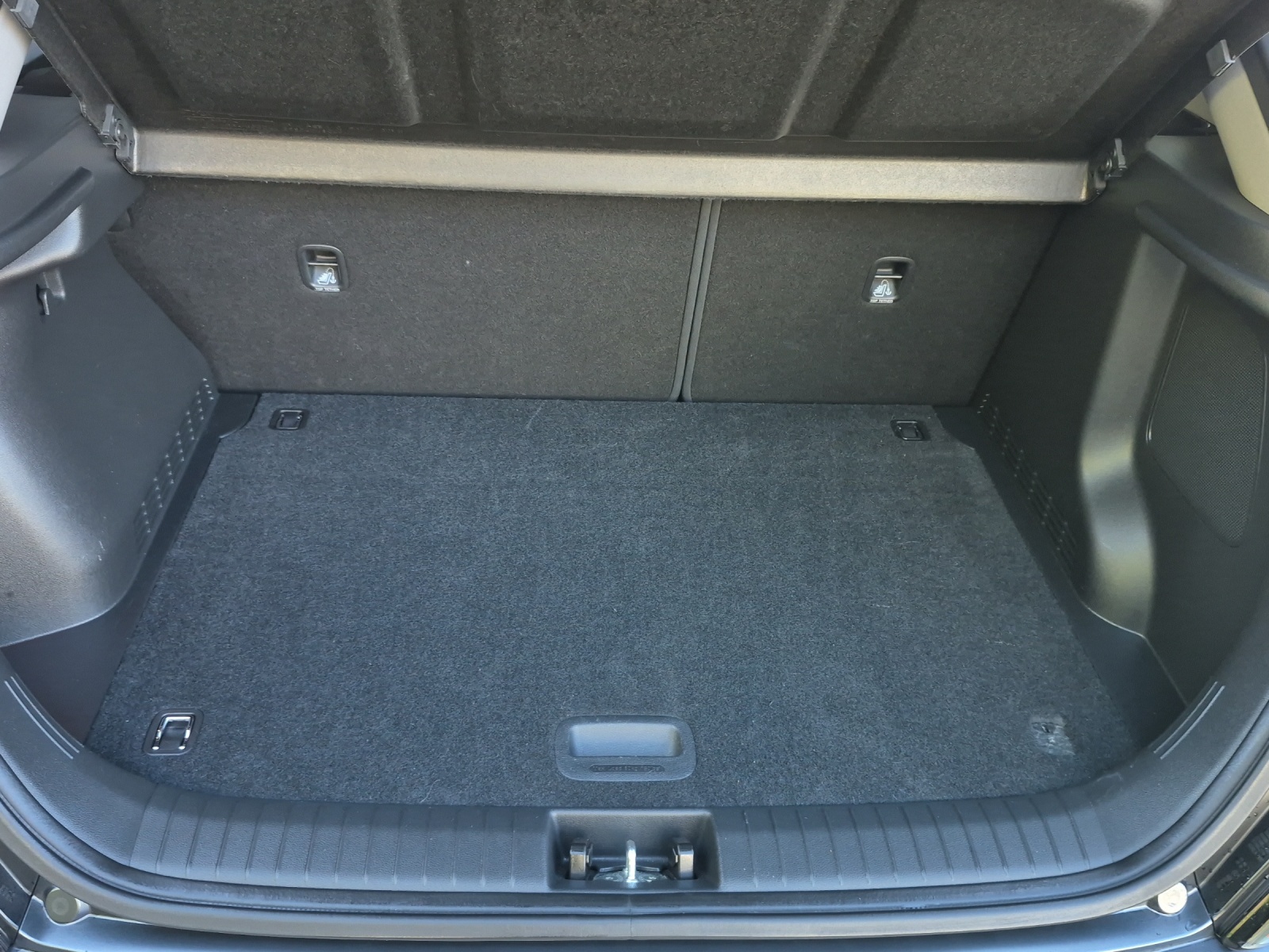 HYUNDAI Kona 1.6 GDi Hybrid Vertex-image-9