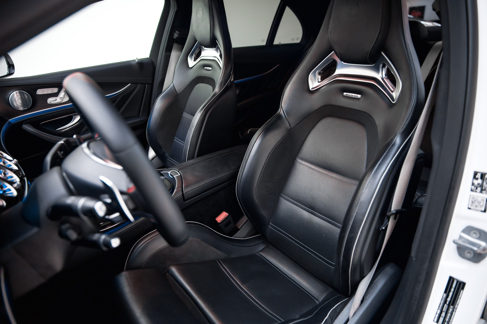 MERCEDES-BENZ E 63 AMG S 4Matic Speedshift MCT-image-17