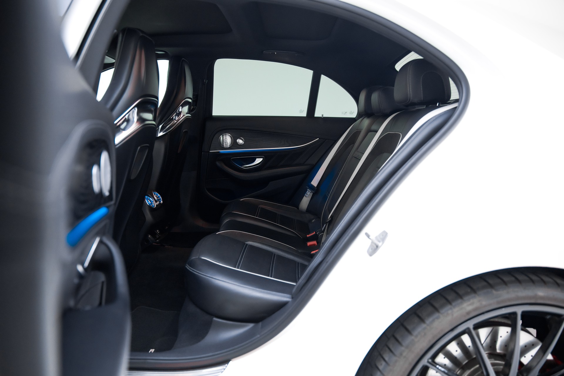 MERCEDES-BENZ E 63 AMG S 4Matic Speedshift MCT-image-19