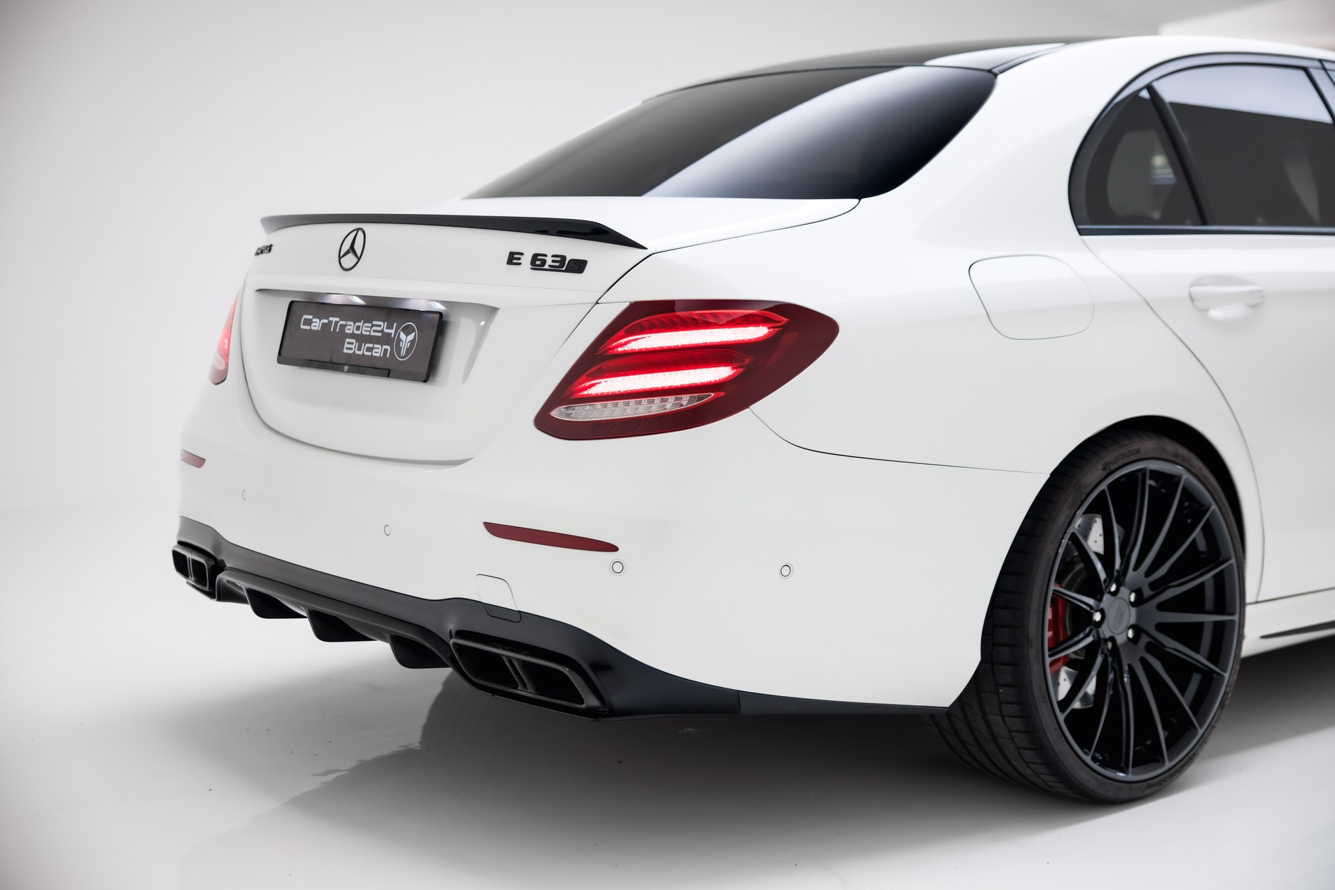 MERCEDES-BENZ E 63 AMG S 4Matic Speedshift MCT-image-12