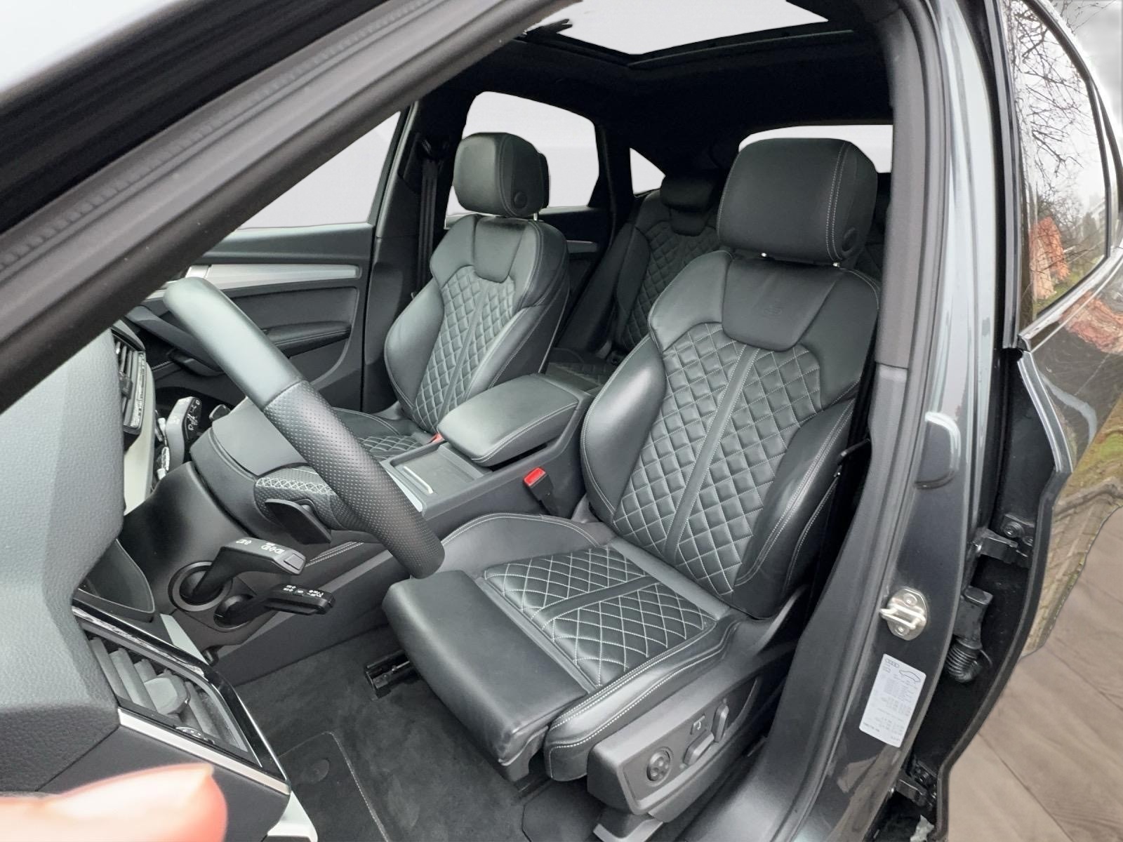 AUDI Q5 Sportback 40 TDI Blackedition quattro S-tronic-image-5