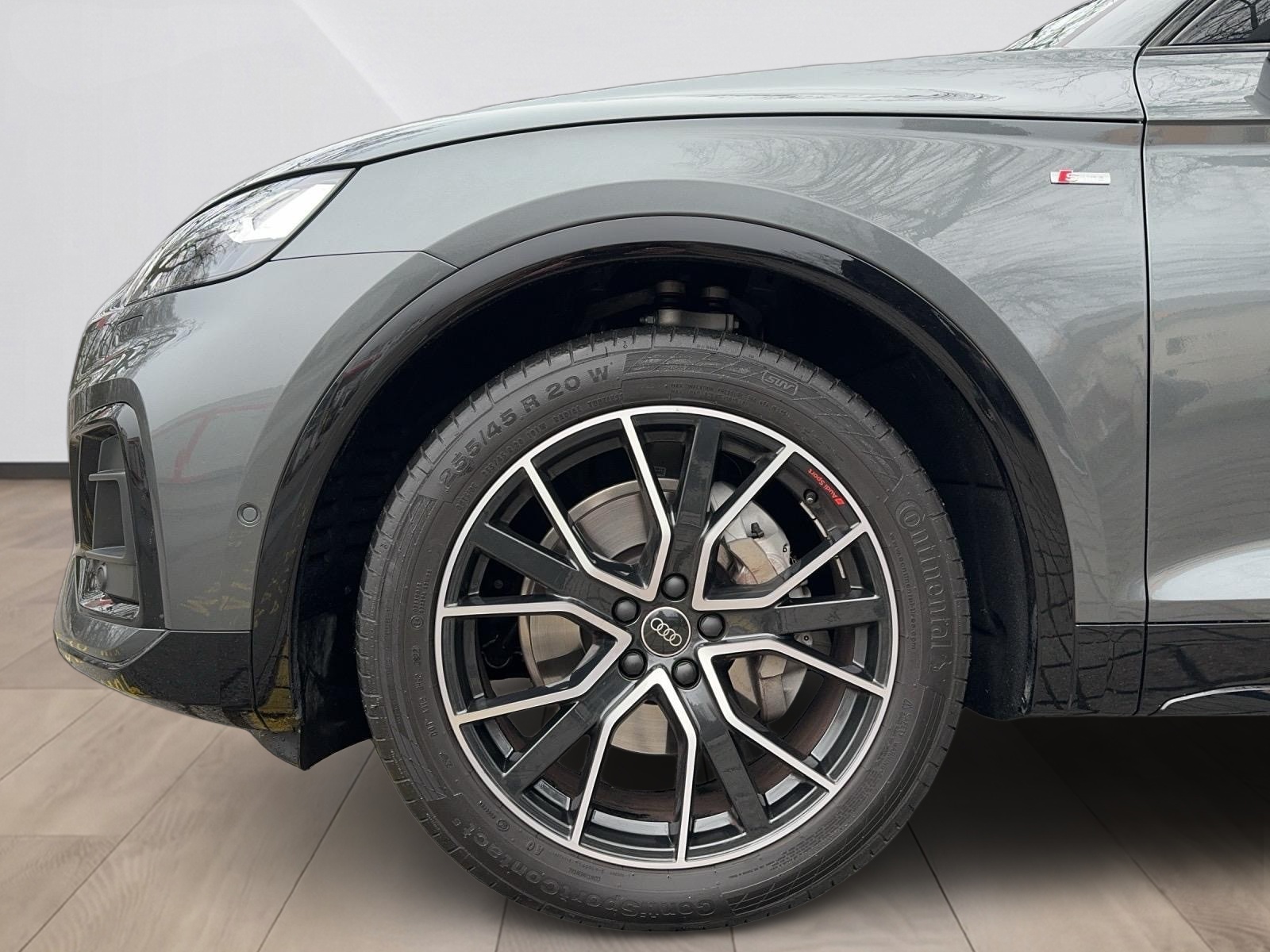 AUDI Q5 Sportback 40 TDI Blackedition quattro S-tronic-image-4