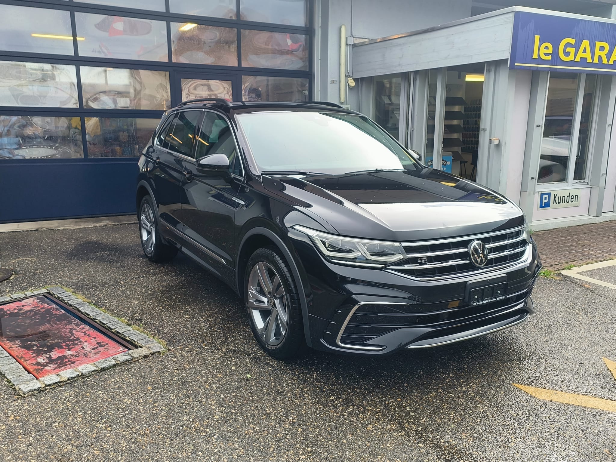 VW Tiguan 2.0TSI R-Line (SUV / Geländewagen)