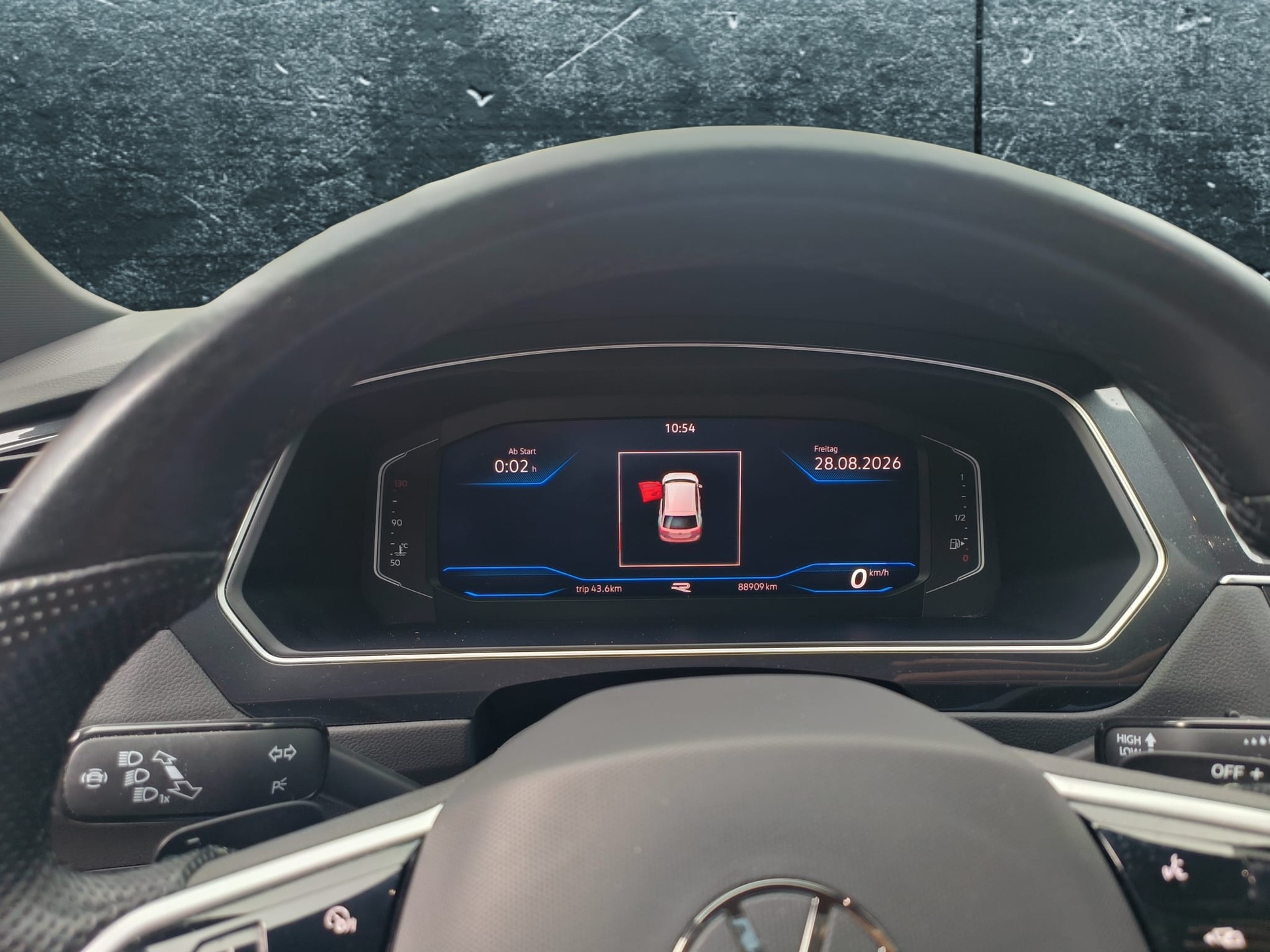 VW Tiguan 2.0TSI R-Line 4Motion DSG-image-7