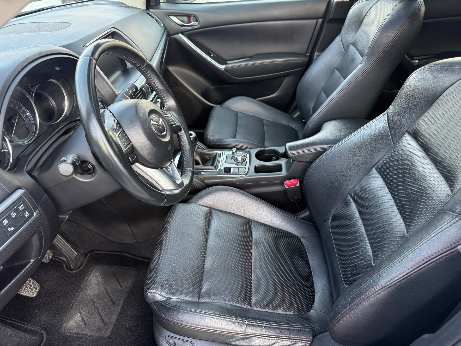 MAZDA CX-5 2.0 Revolution AWD-image-16