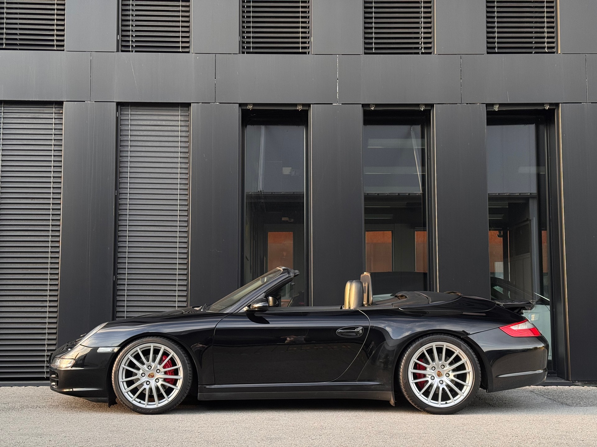 PORSCHE 911 Cabrio Carrera 4S-image-3