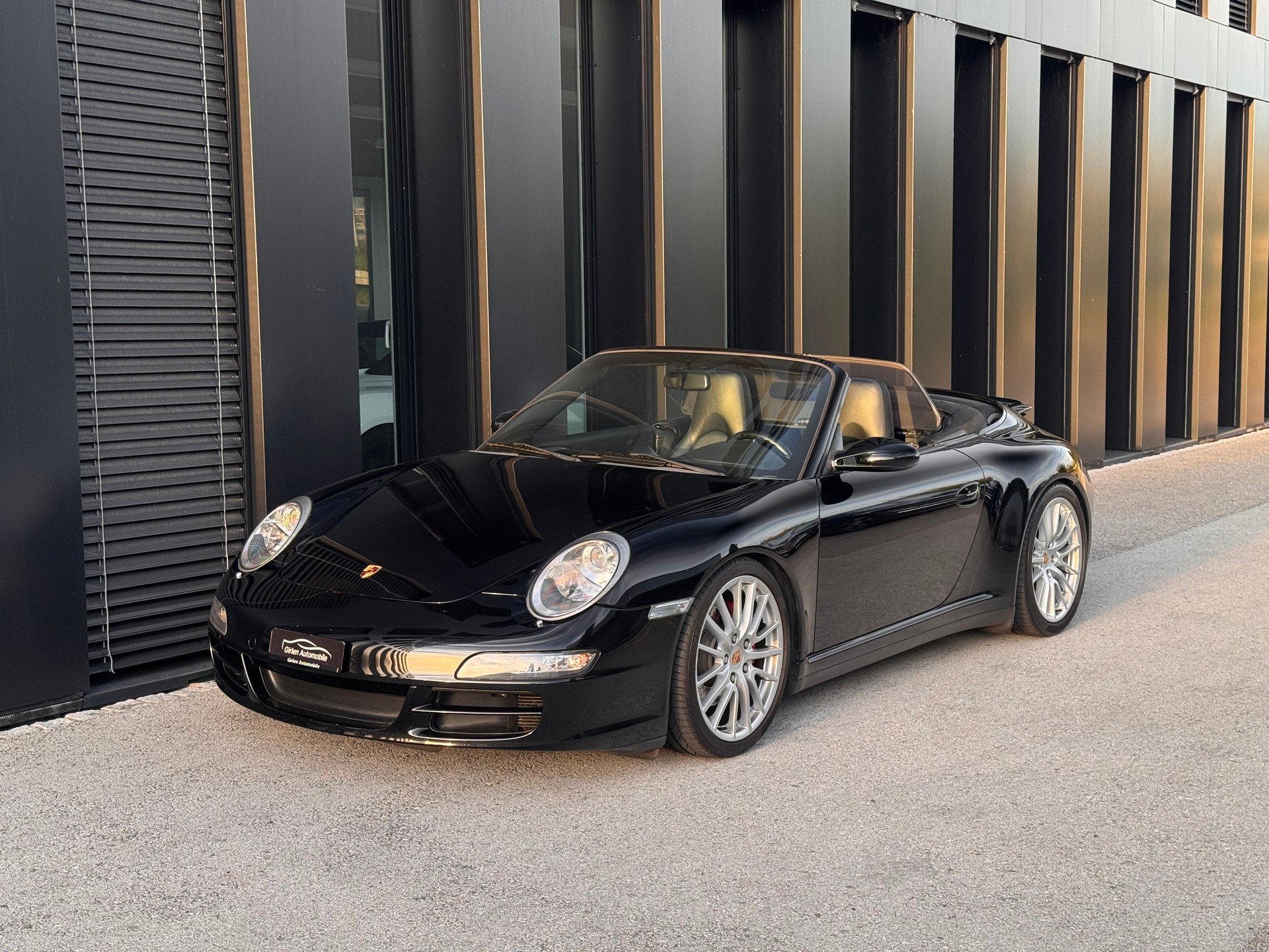 PORSCHE 911 Cabrio Carrera 4S-image-2