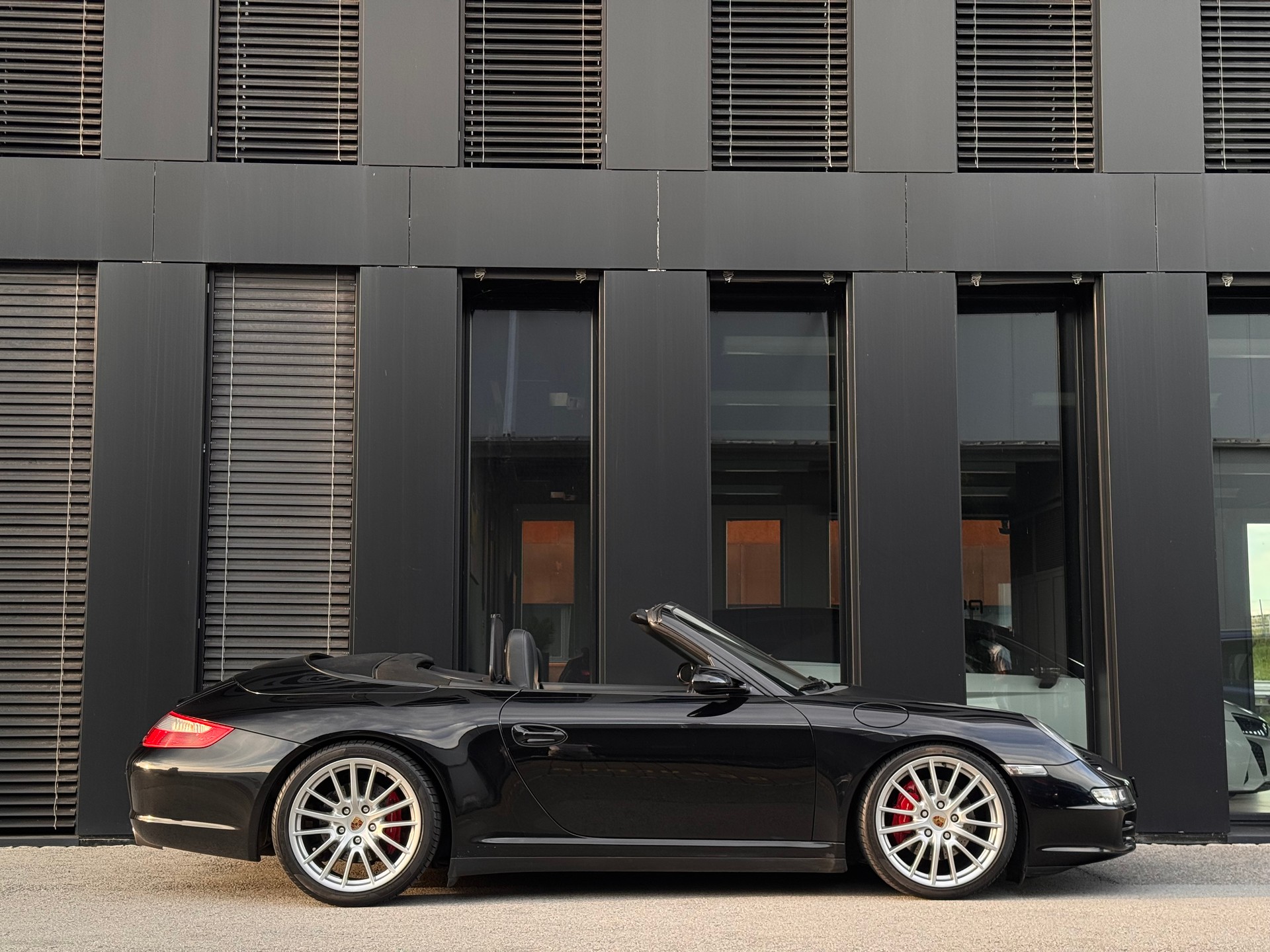 PORSCHE 911 Cabrio Carrera 4S-image-9
