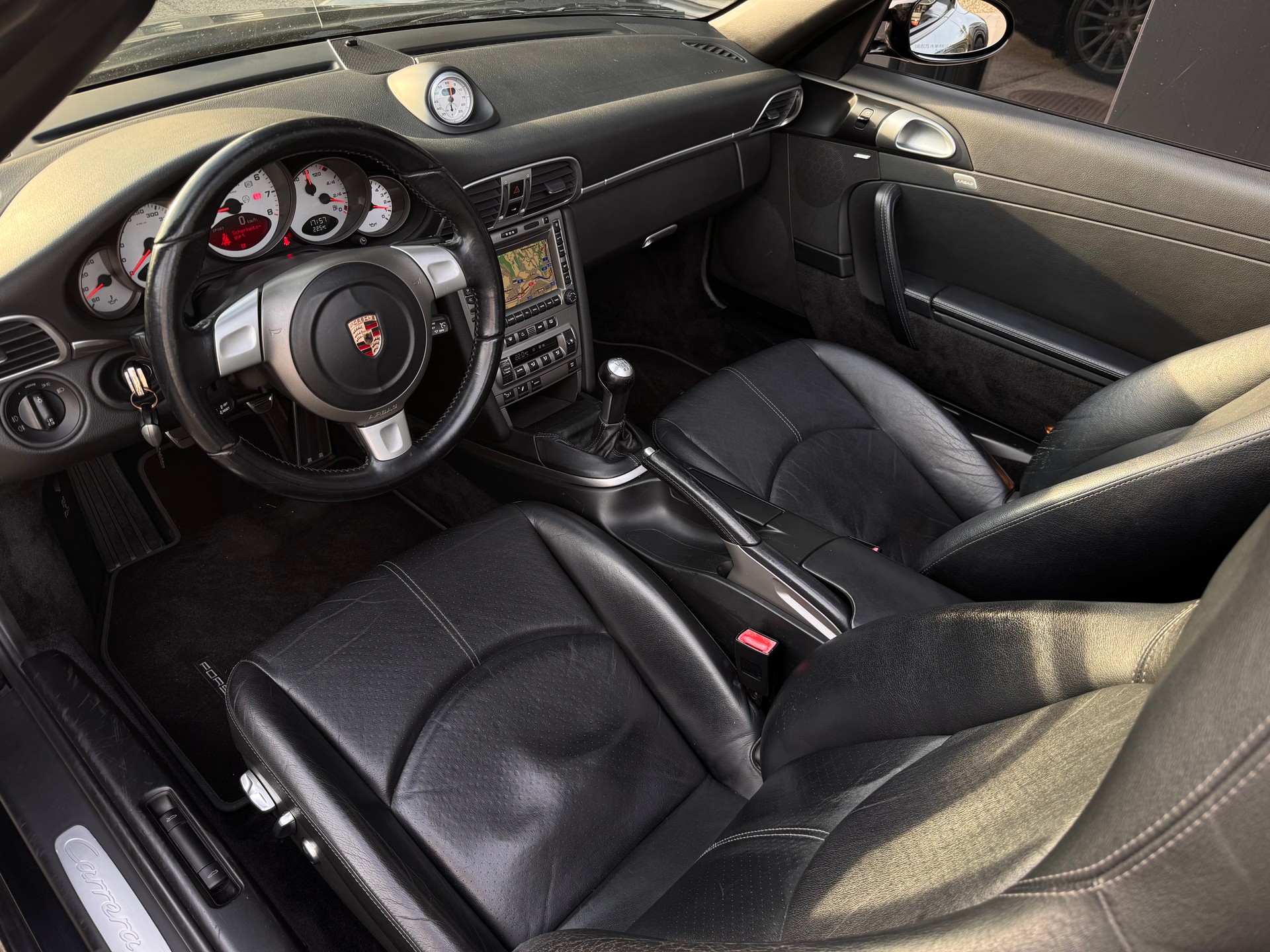 PORSCHE 911 Cabrio Carrera 4S-image-12
