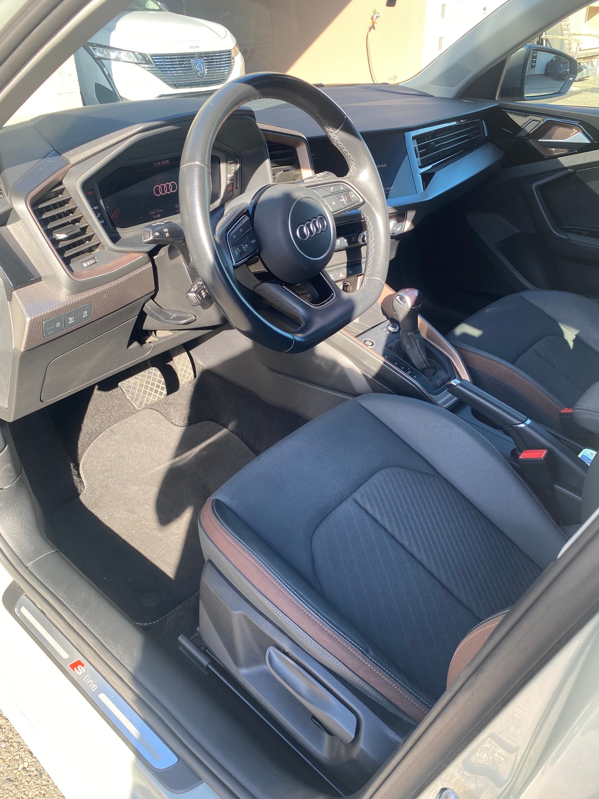 AUDI 2.0 40 TFSI S Line S-Tronic-image-4