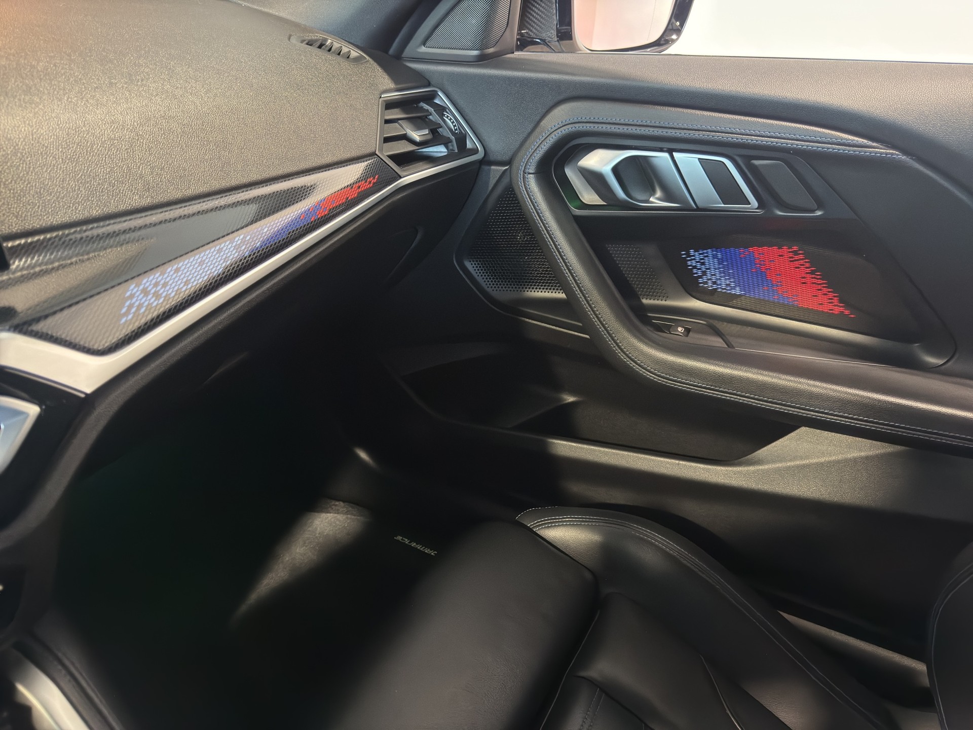 BMW M240i xDrive Steptronic-image-25