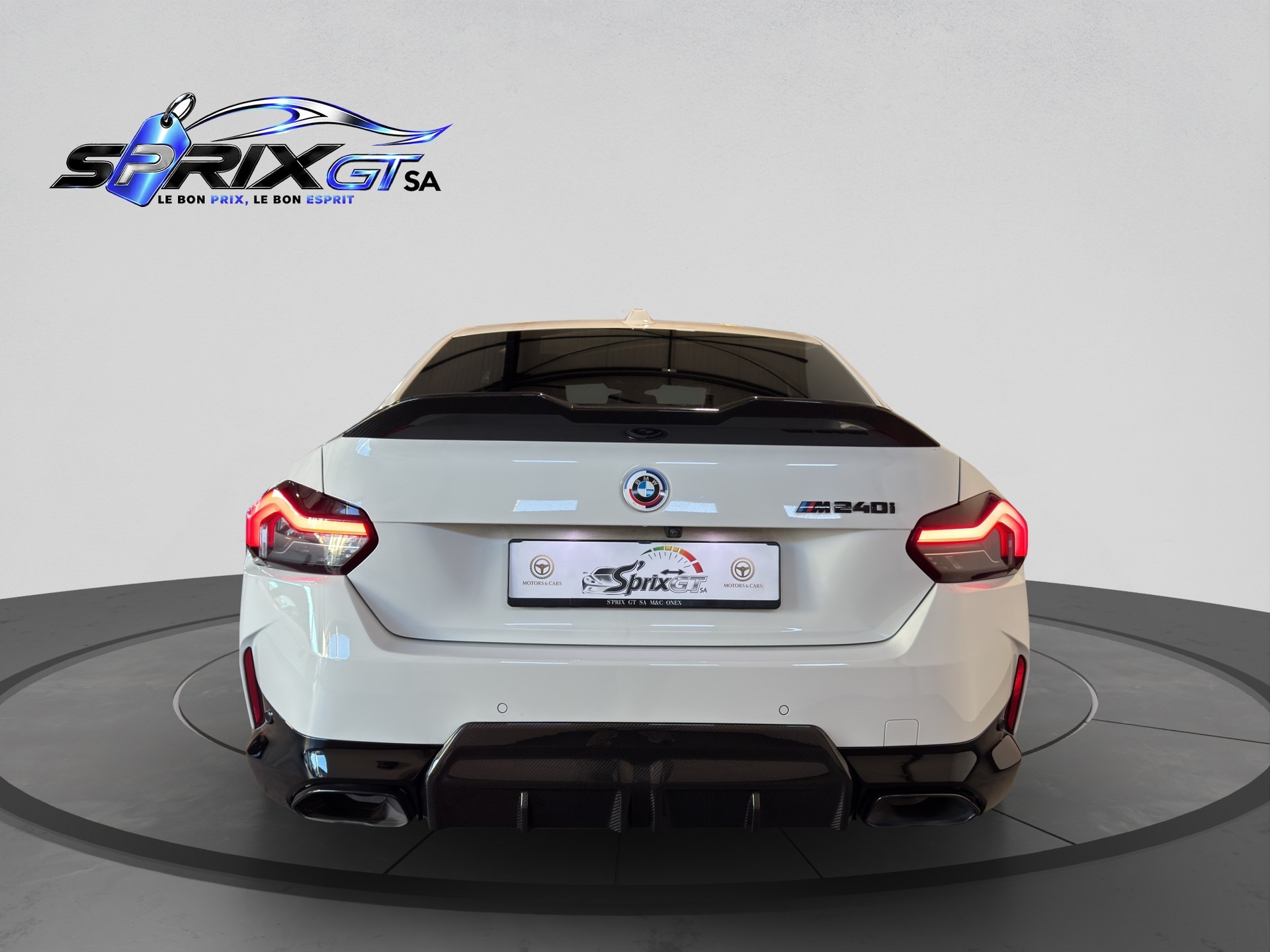 BMW M240i xDrive Steptronic-image-3