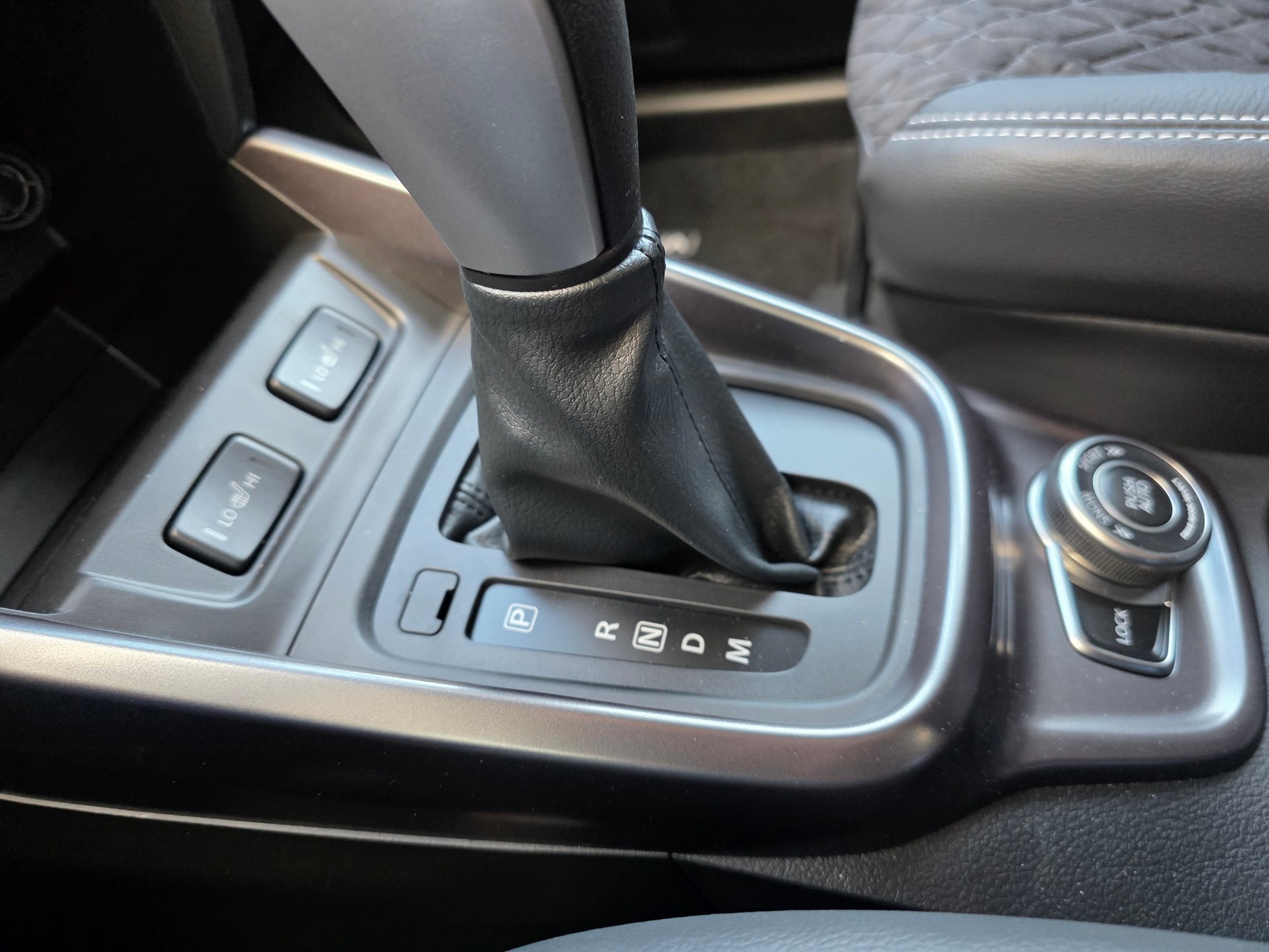 SUZUKI Vitara 1.4 Boosterjet Compact + 4x4 Hybrid-image-30