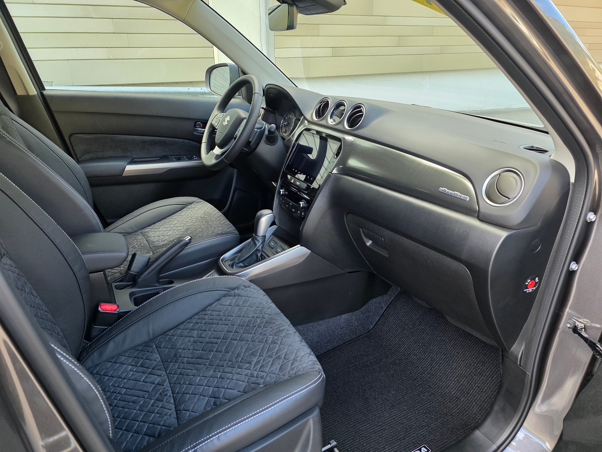 SUZUKI Vitara 1.4 Boosterjet Compact + 4x4 Hybrid-image-26