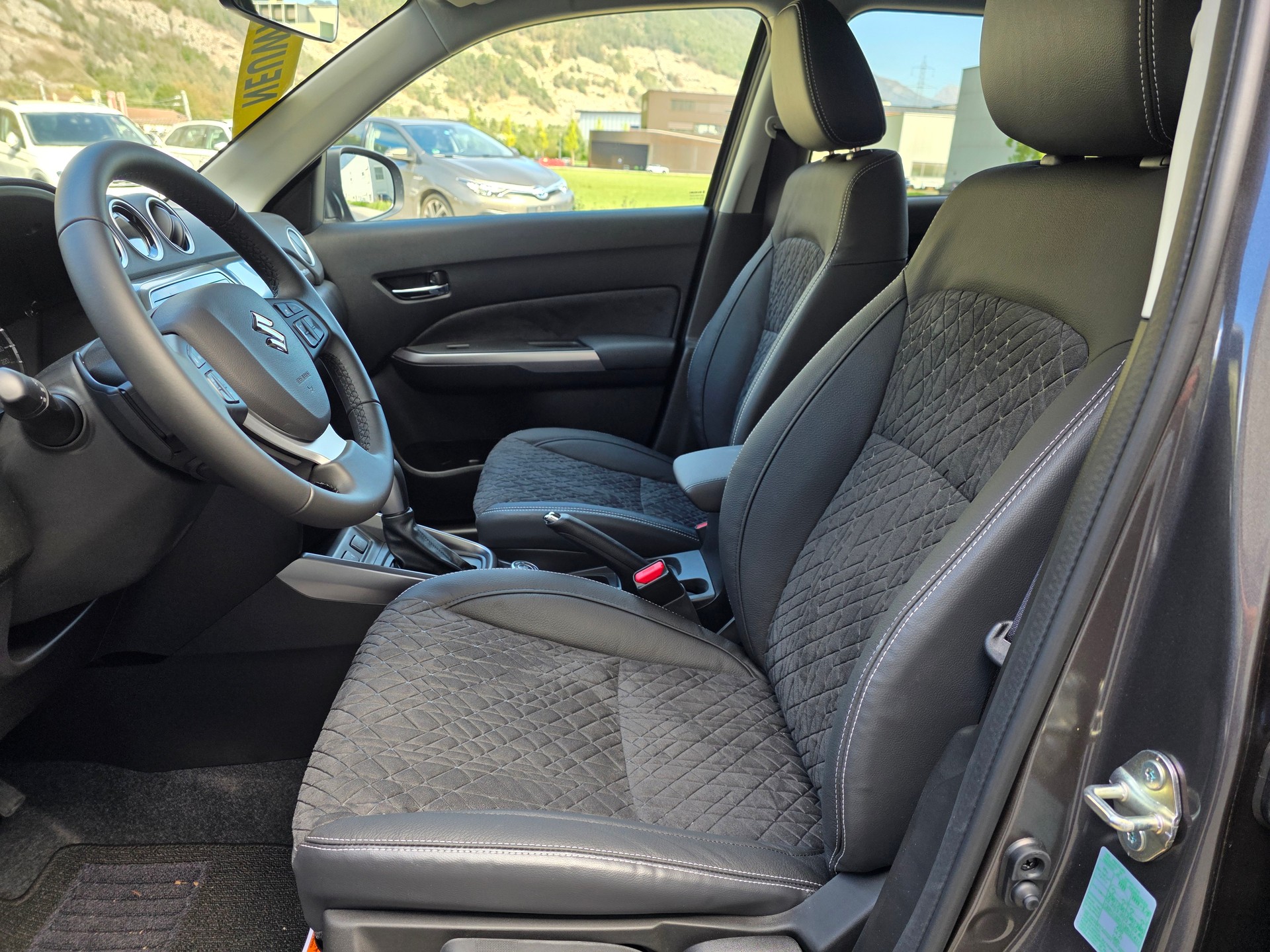 SUZUKI Vitara 1.4 Boosterjet Compact + 4x4 Hybrid-image-19