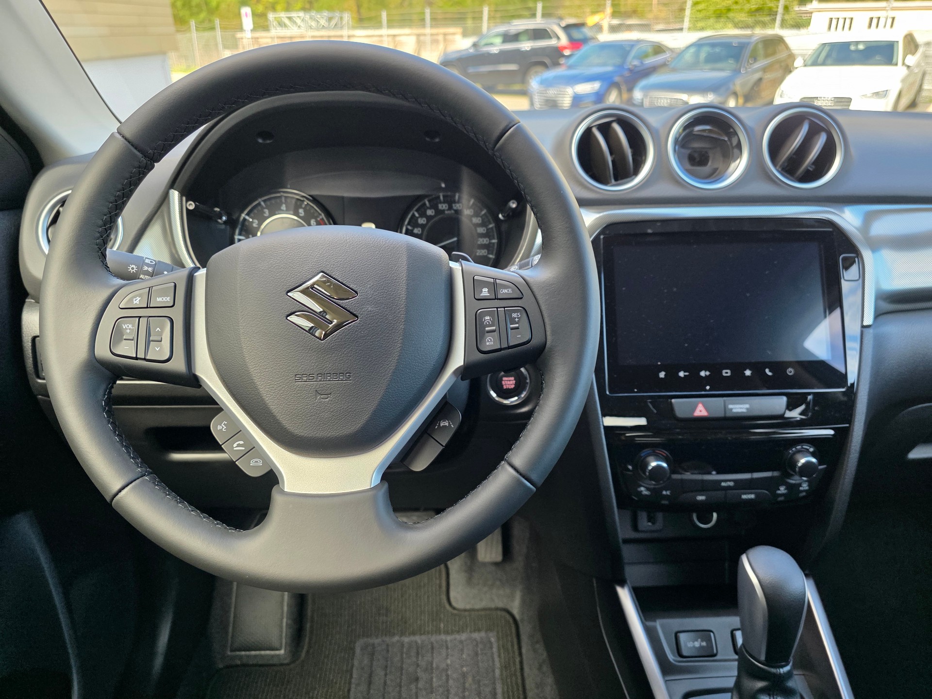 SUZUKI Vitara 1.4 Boosterjet Compact + 4x4 Hybrid-image-25