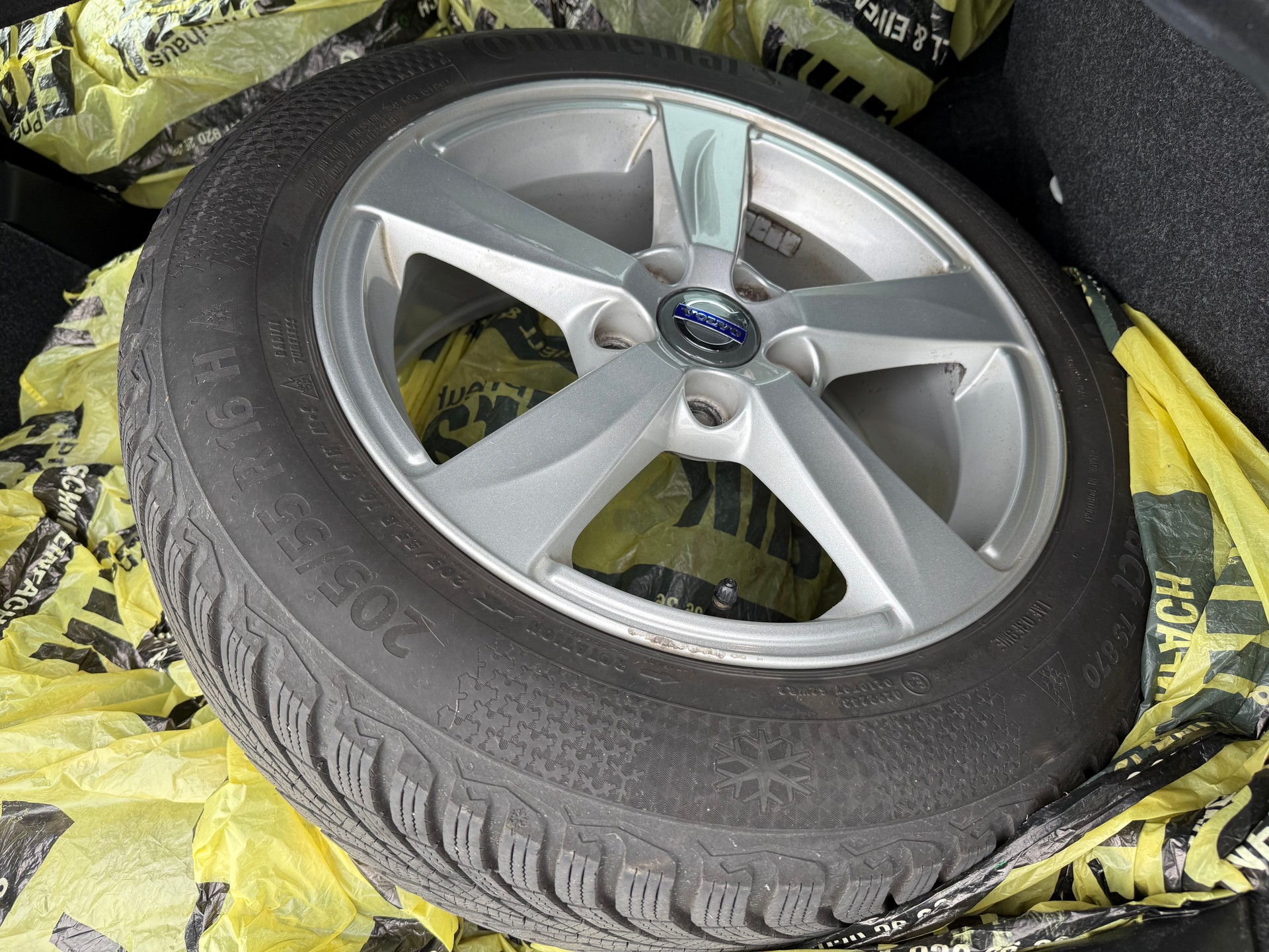 VOLVO V40 D2 Kinetic Powershift-image-11