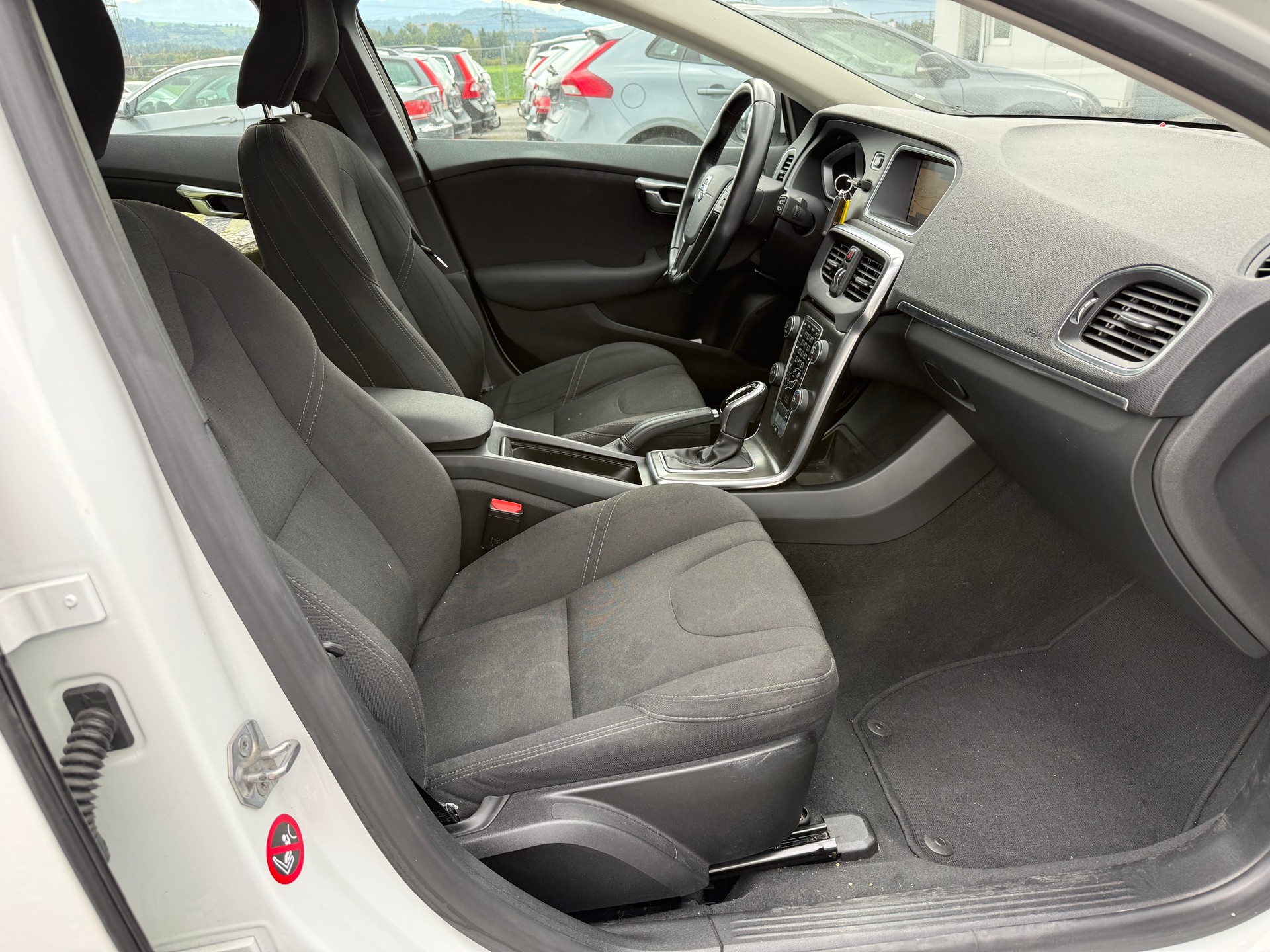 VOLVO V40 D2 Kinetic Powershift-image-7