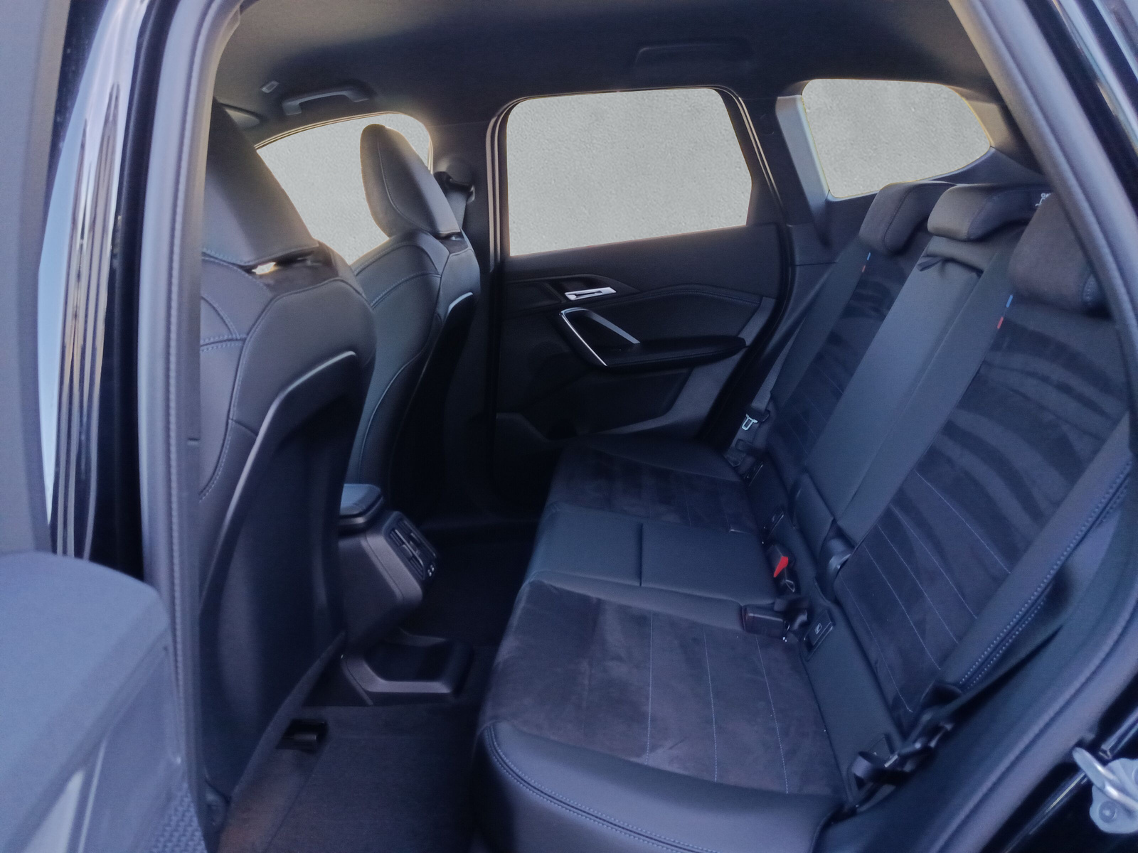 BMW iX1 eDrive 20 Edition M Sport-image-15