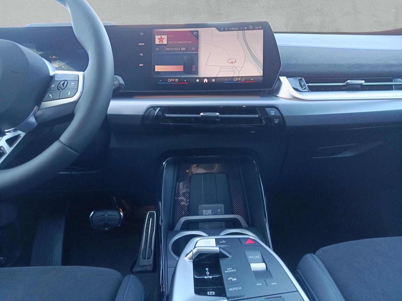 BMW iX1 eDrive 20 Edition M Sport-image-17