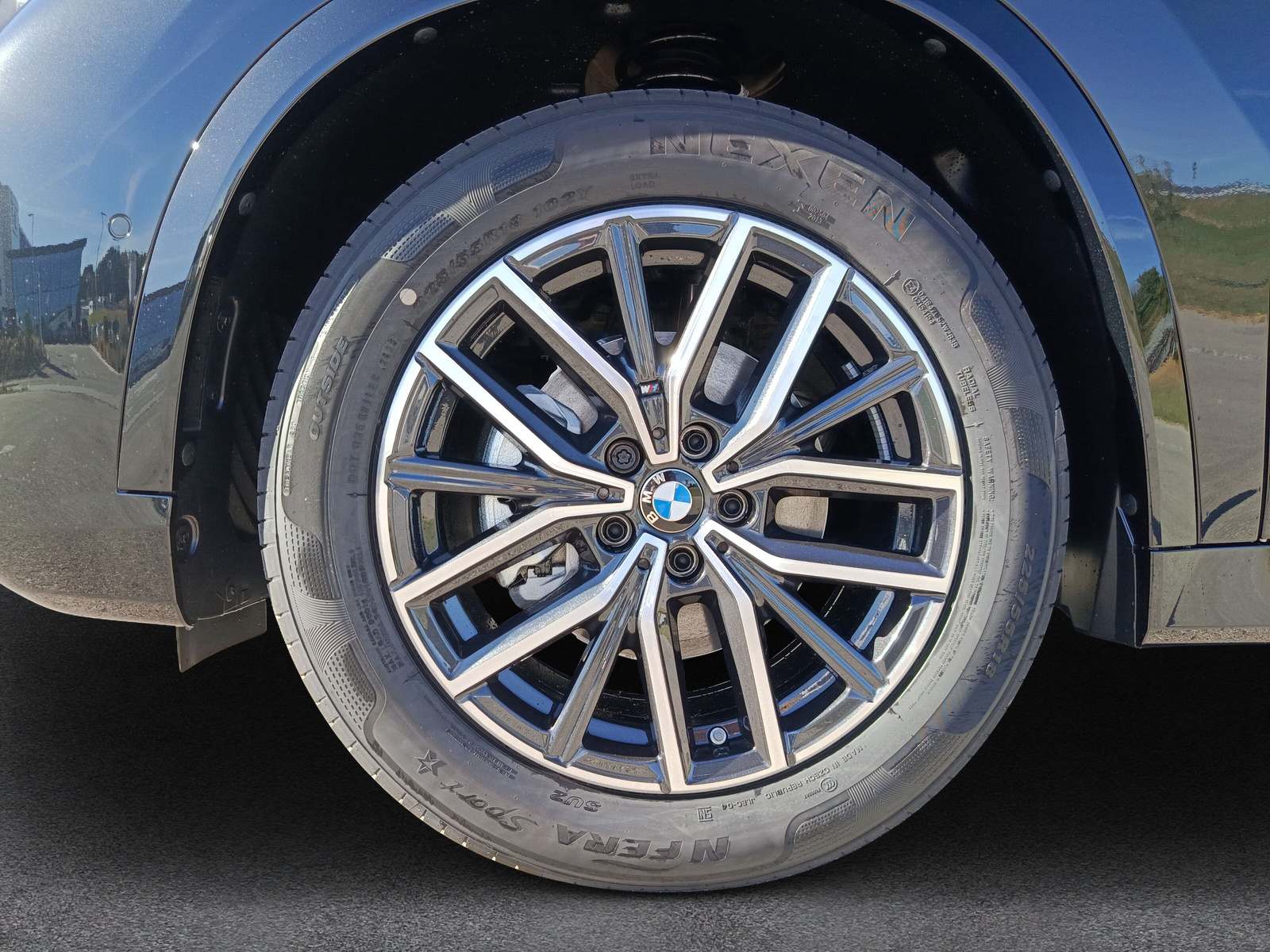 BMW iX1 eDrive 20 Edition M Sport-image-9