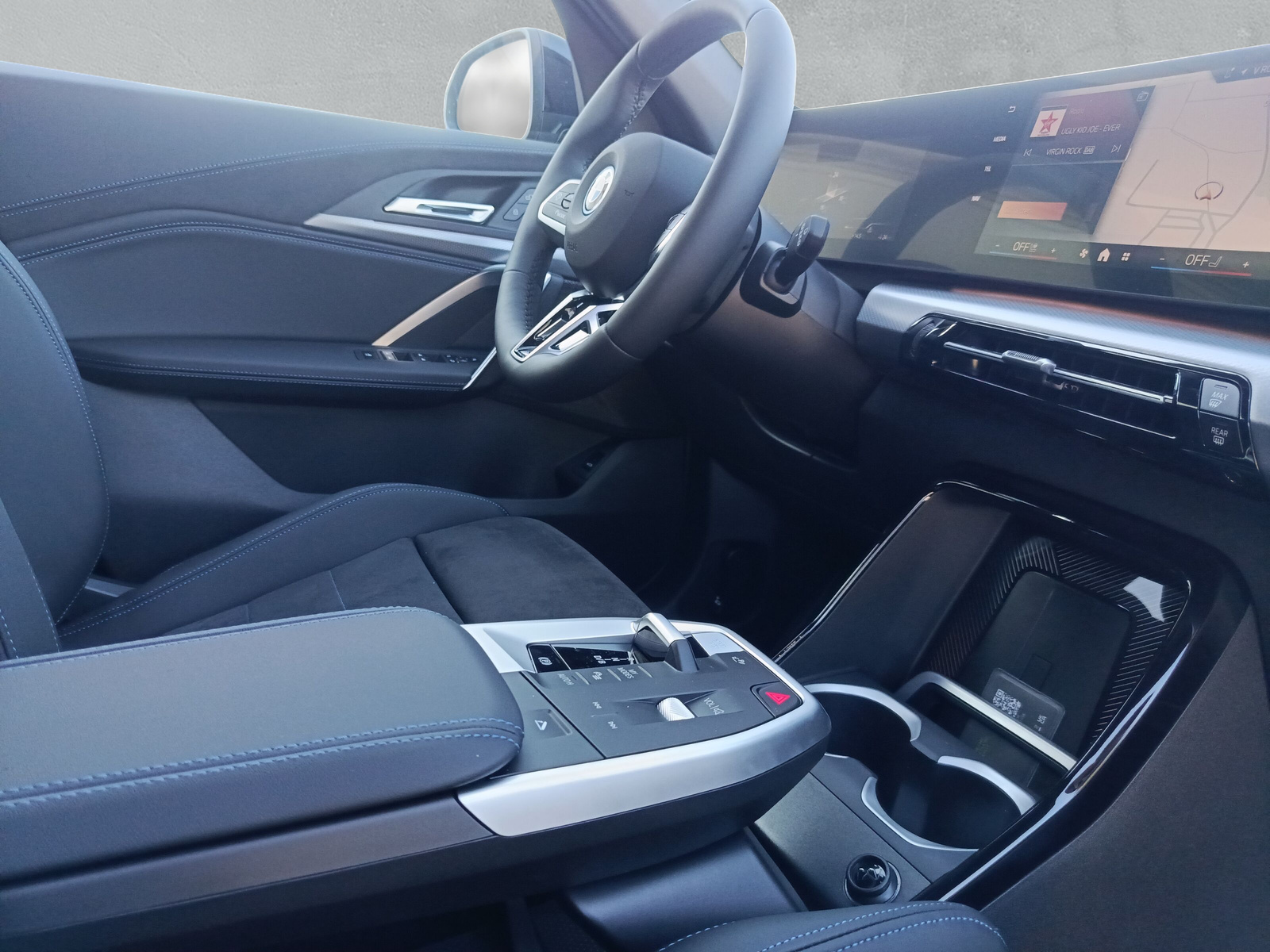 BMW iX1 eDrive 20 Edition M Sport-image-13
