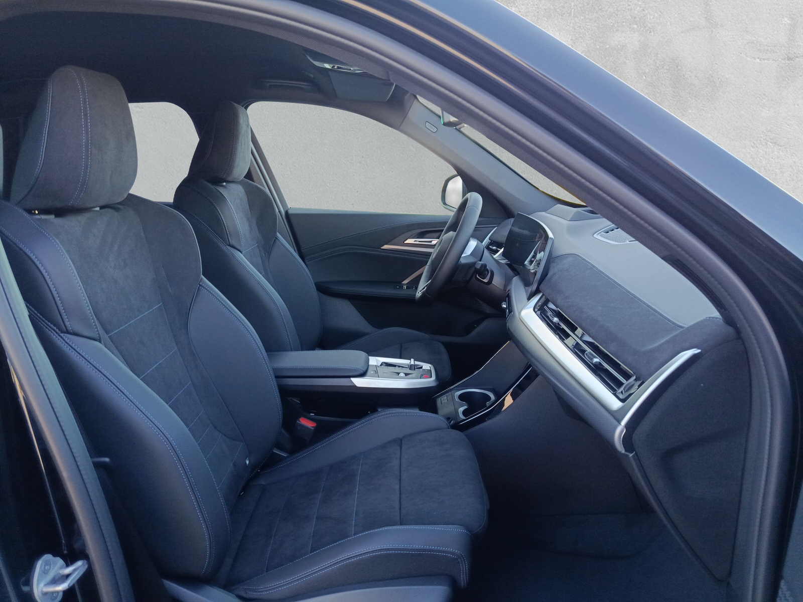 BMW iX1 eDrive 20 Edition M Sport-image-12