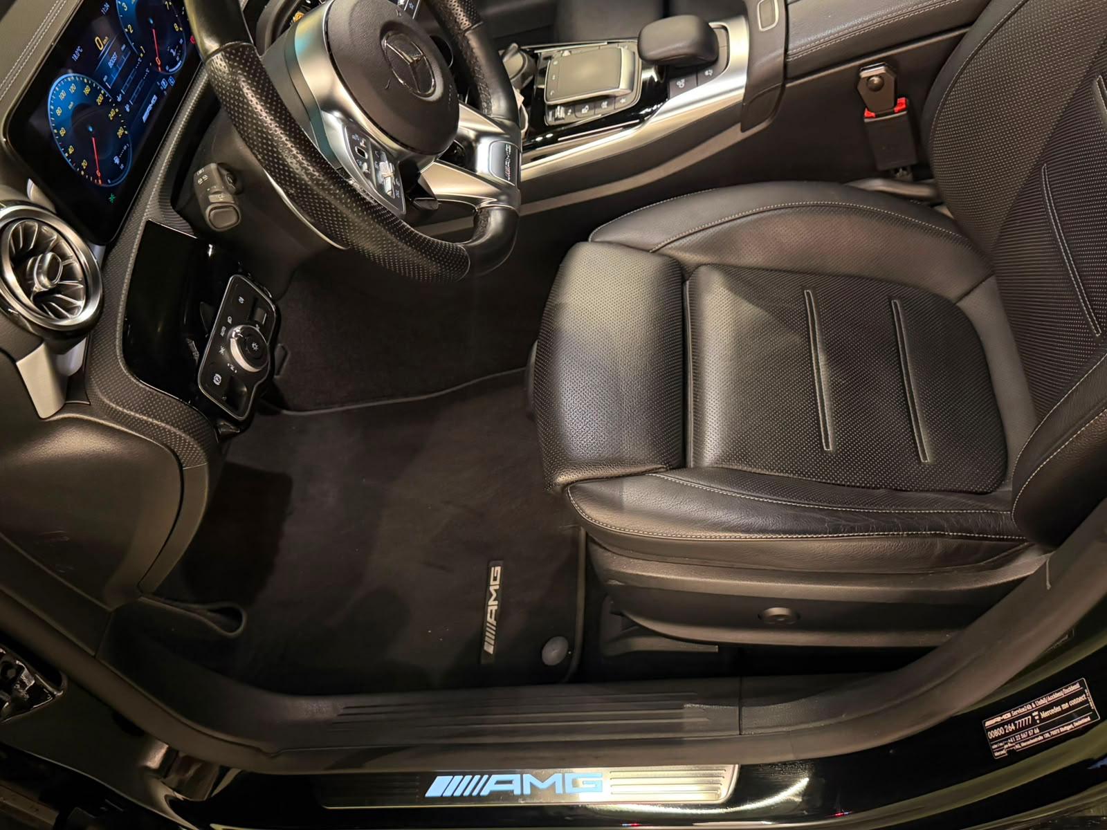 MERCEDES-BENZ A 35 AMG 4Matic Speedshift-image-3