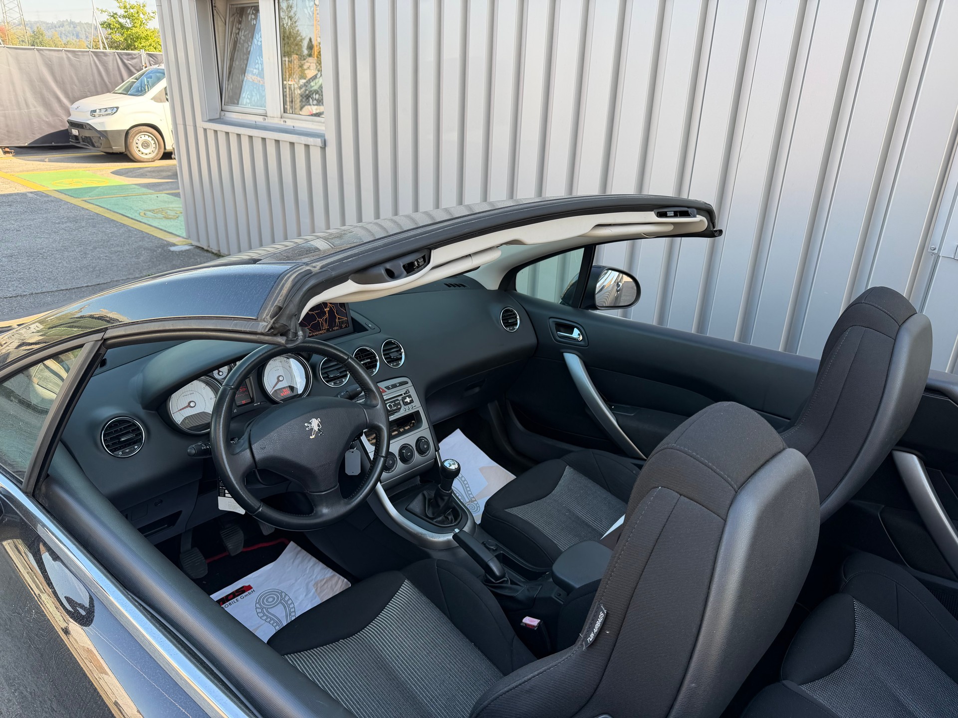 PEUGEOT 308 CC 1.6 16V VTi Sport-image-8