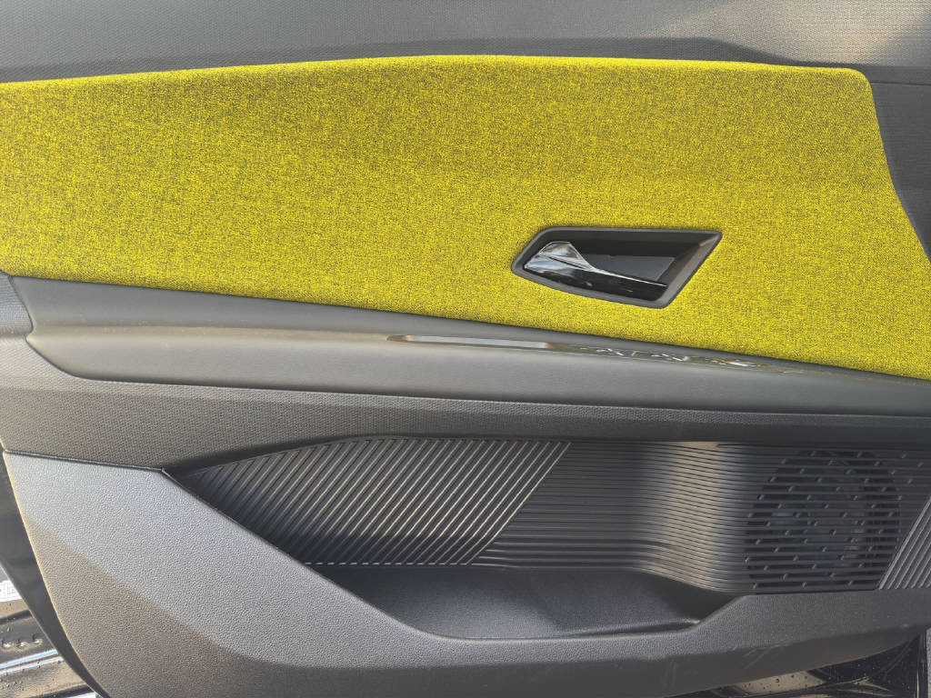 RENAULT R5 E-Tech Comfort Range iconic five-image-6