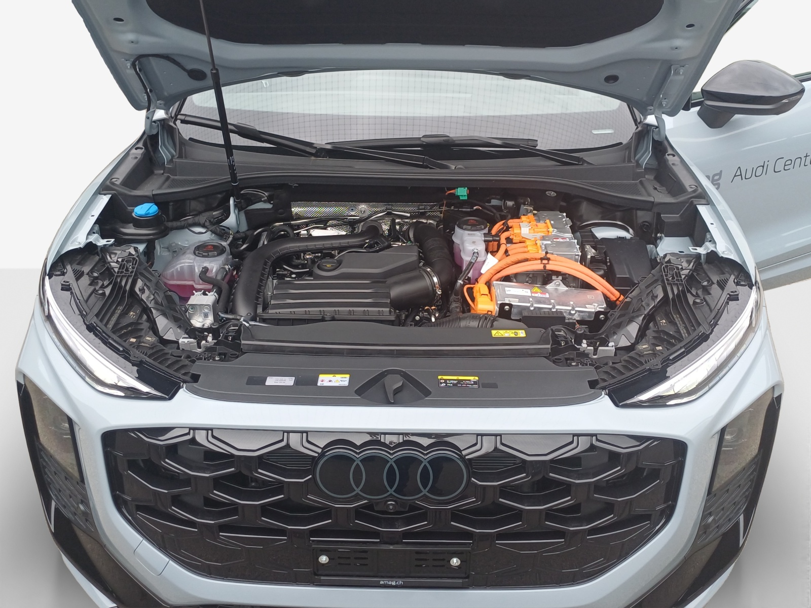 AUDI Q3 Sportback e-hybrid 200 kW S tronig-image-15