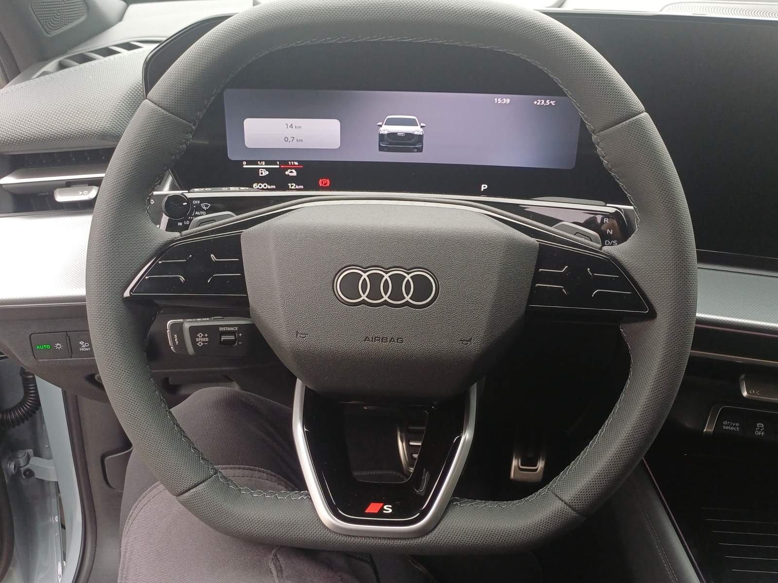 AUDI Q3 Sportback e-hybrid 200 kW S tronig-image-9