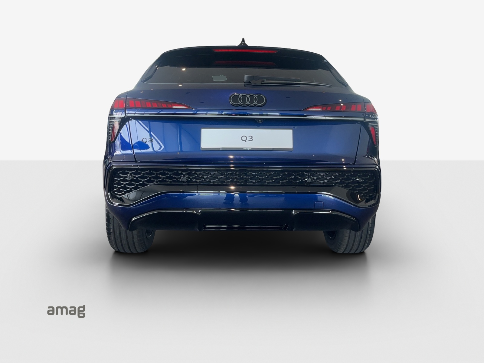 AUDI Q3 Sportback e-hybrid 200 kW S tronig-showroom-element-3